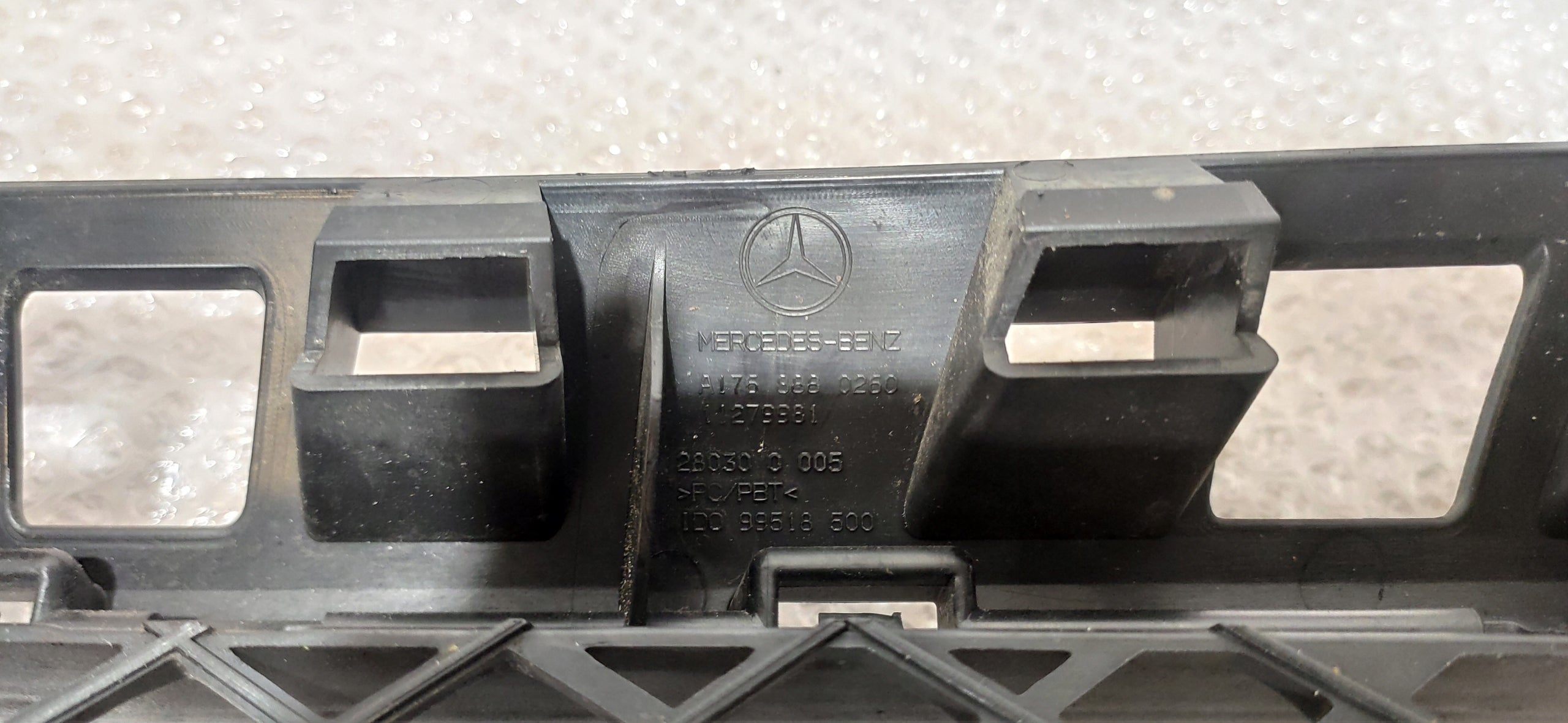 Kühlergrill Mercedes W176 FRONTGRILL A1768880260 Kühlergitter