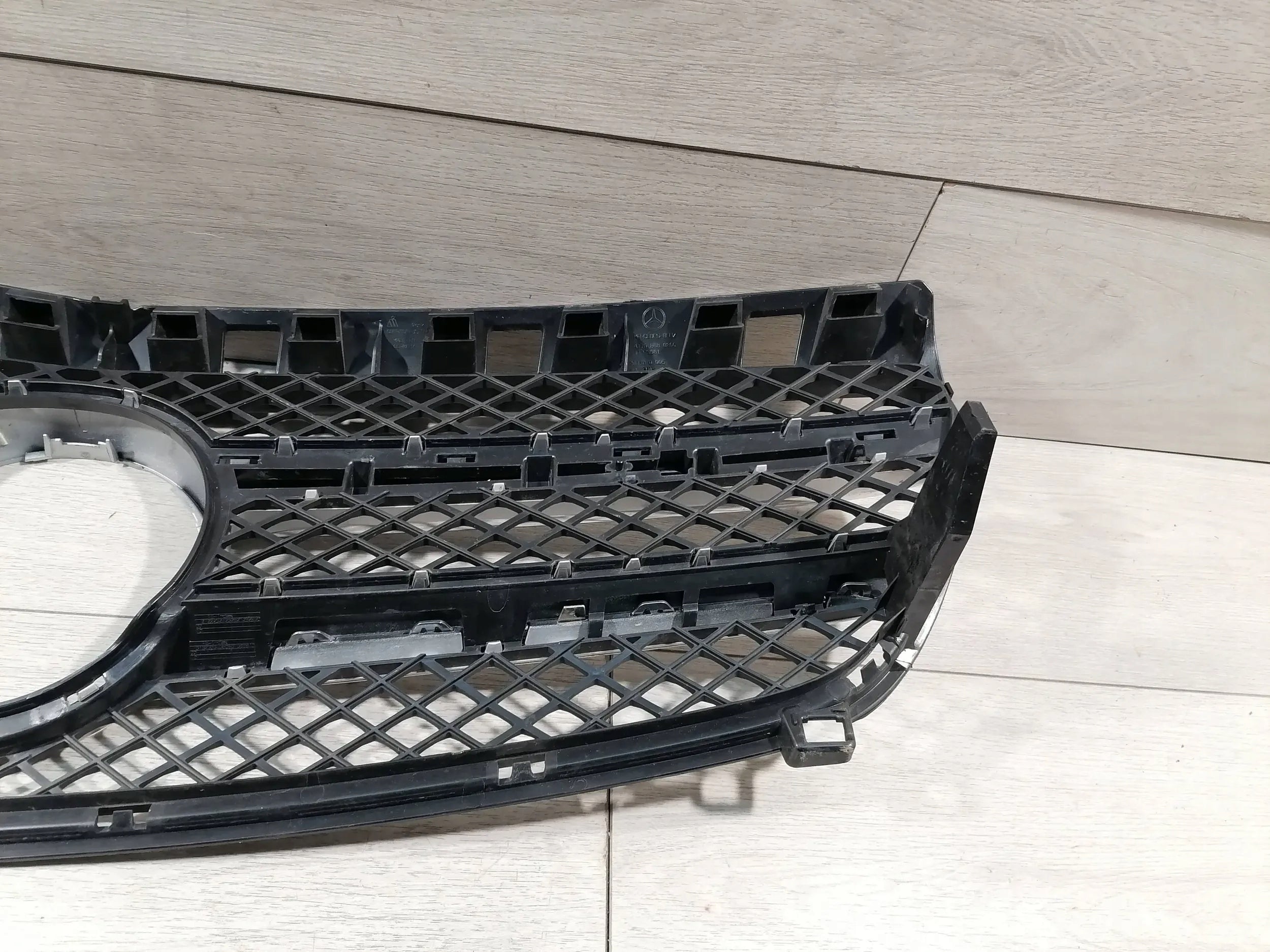 Kühlergrill Mercedes W176 A176 FRONTGRILL A1768880260 Kühlergitter