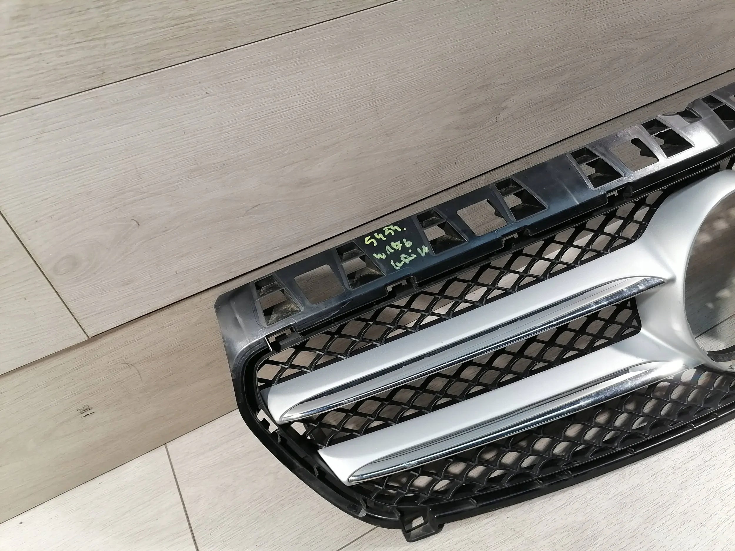 Kühlergrill Mercedes W176 A176 FRONTGRILL A1768880260 Kühlergitter