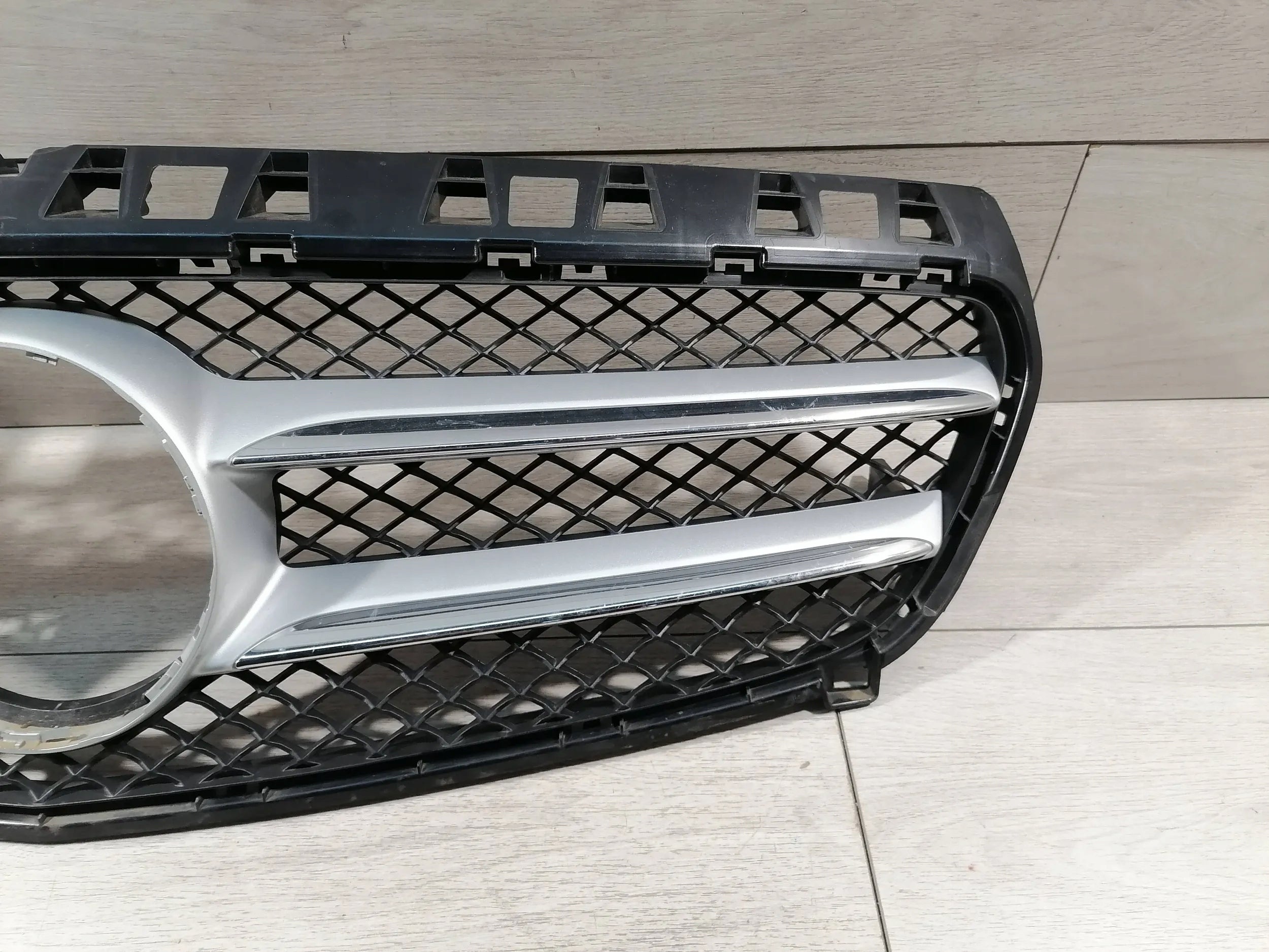 Kühlergrill Mercedes W176 A176 FRONTGRILL A1768880260 Kühlergitter