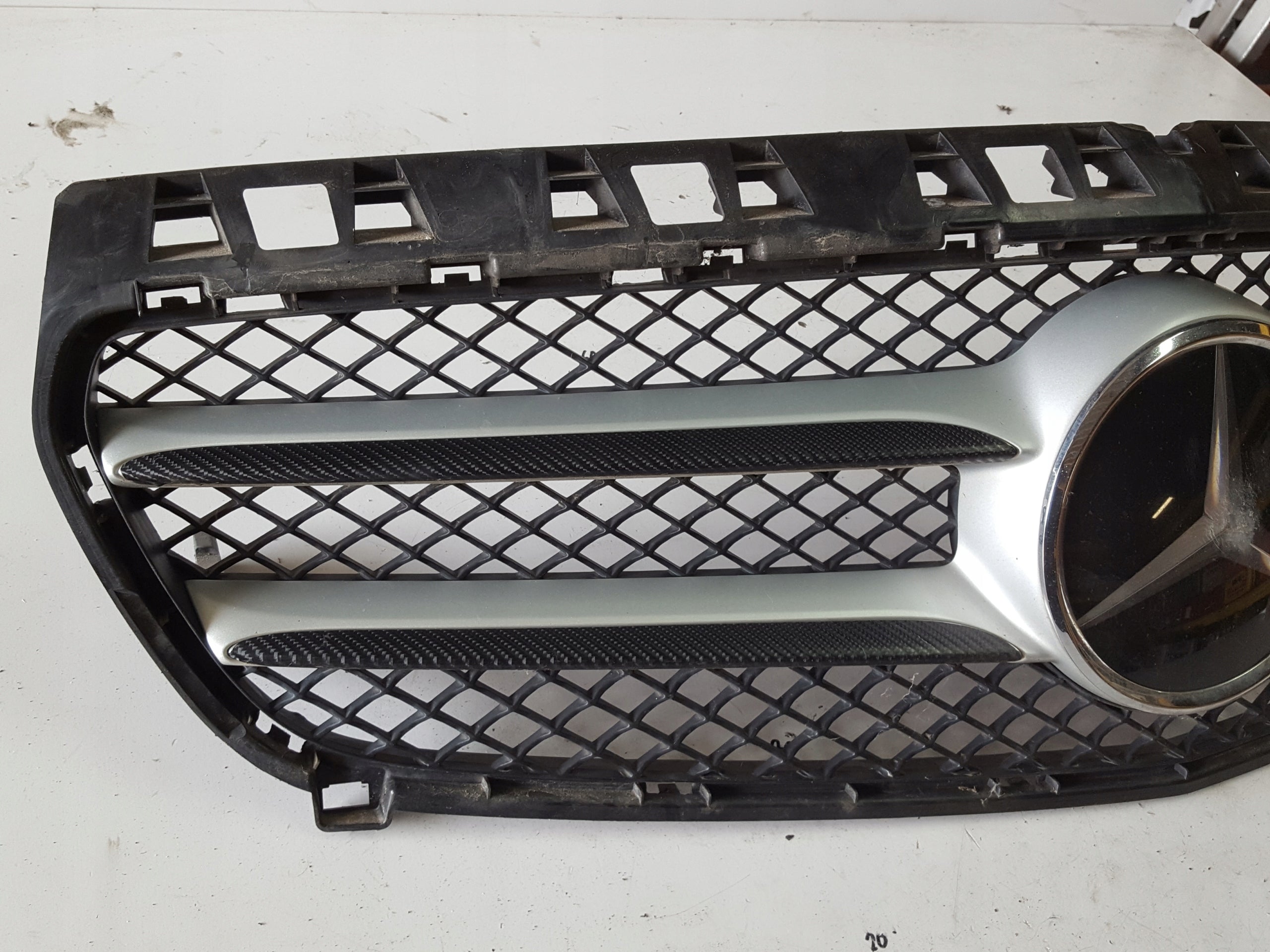 Kühlergrill Mercedes A176 W176 FRONTGRILL A1768880260 Kühlergitter