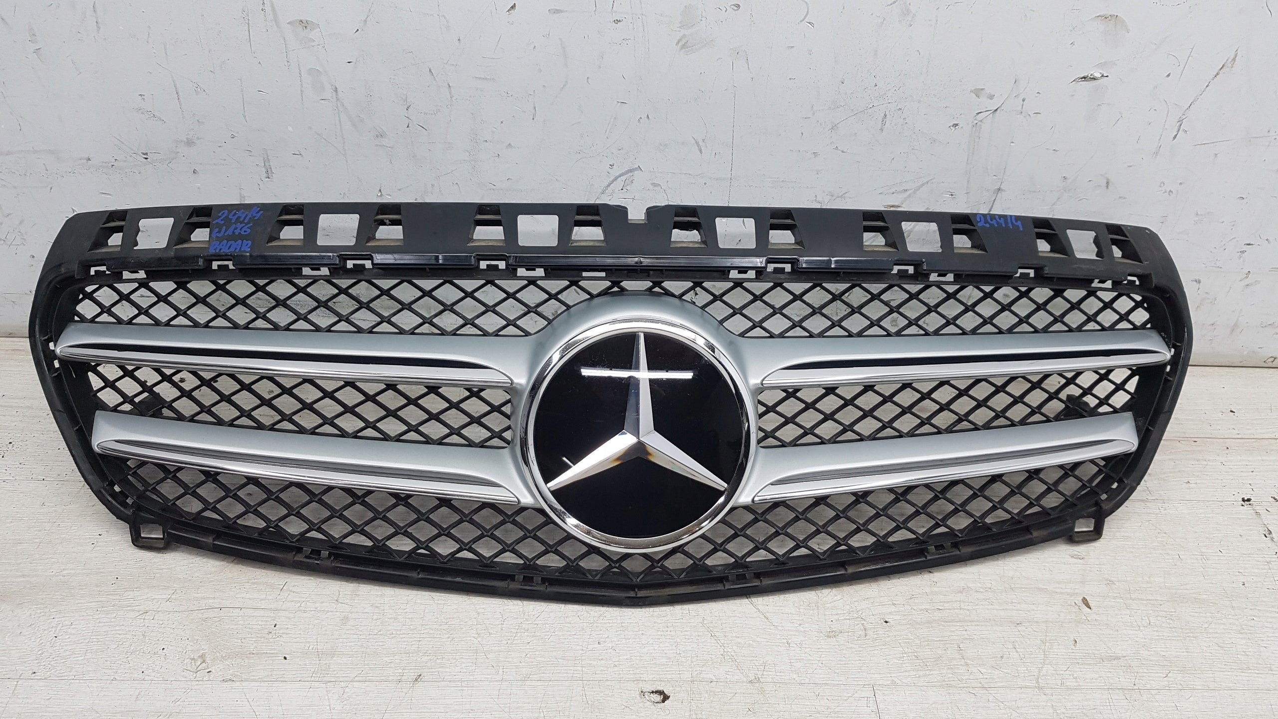  Kühlergrill Mercedes W176 A176 FRONTGRILL A1768880411 Kühlergitter product image