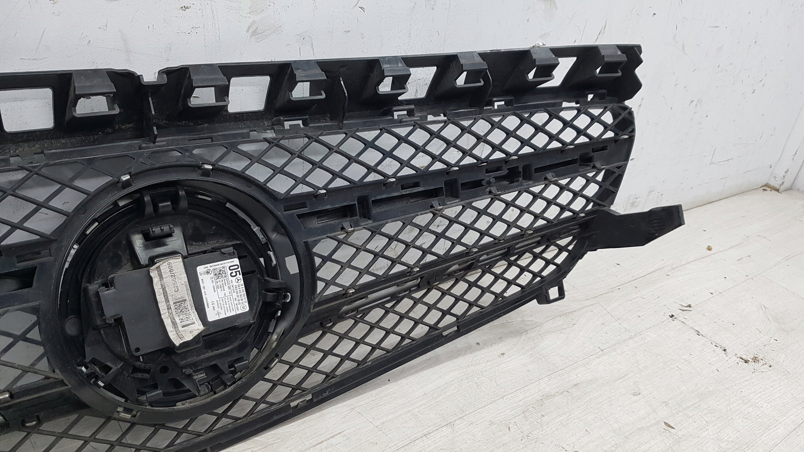 Kühlergrill Mercedes W176 A176 FRONTGRILL A1768880411 Kühlergitter