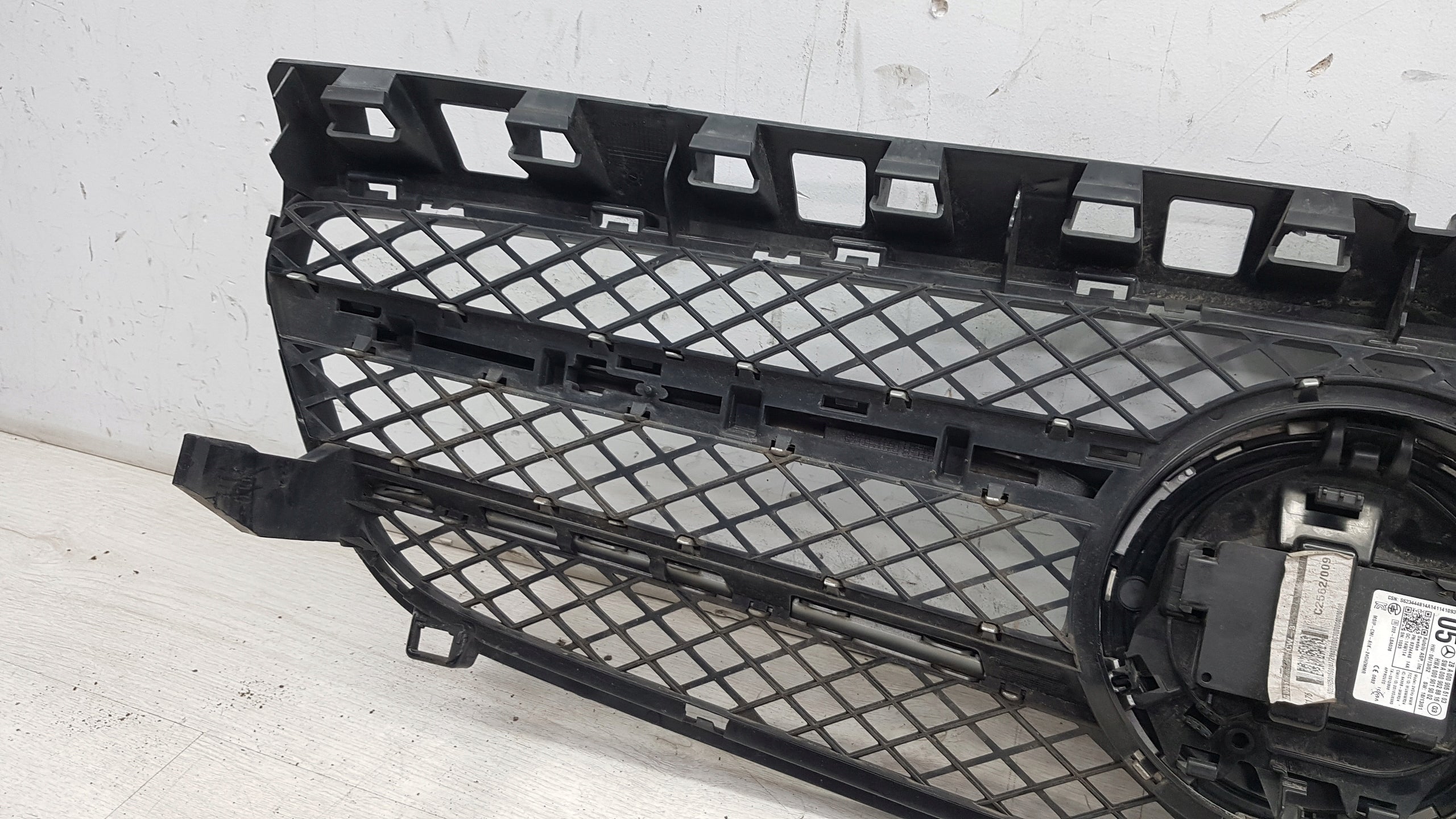 Kühlergrill Mercedes W176 A176 FRONTGRILL A1768880411 Kühlergitter