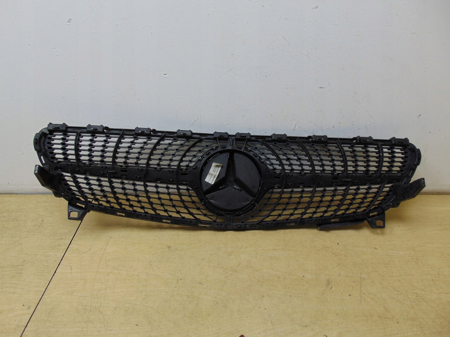 Kühlergrill Mercedes W176 A176 FRONTGRILL A1768881760 Kühlergitter