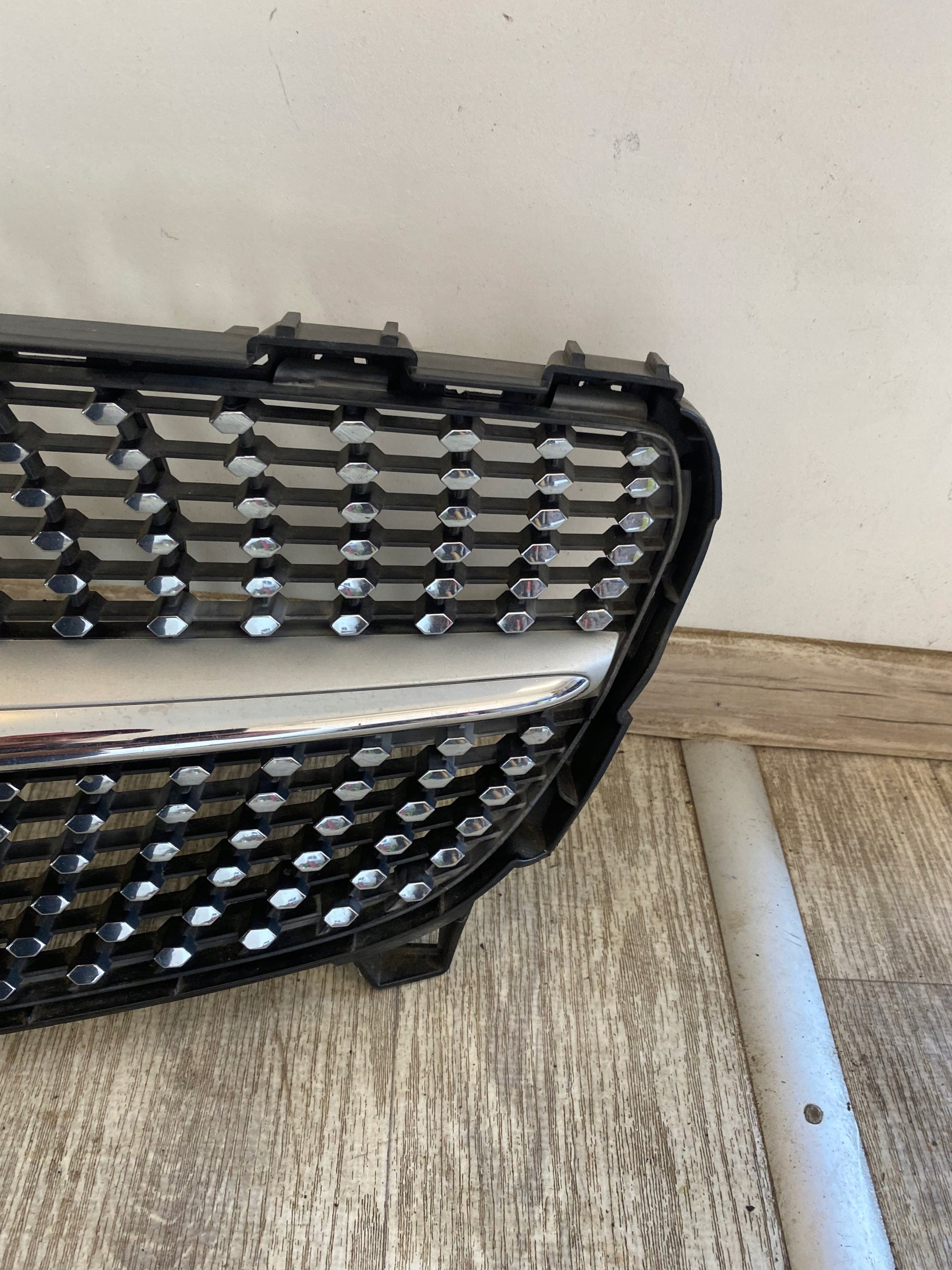 Kühlergrill Mercedes W176 A176 FRONTGRILL A1768881760 Kühlergitter