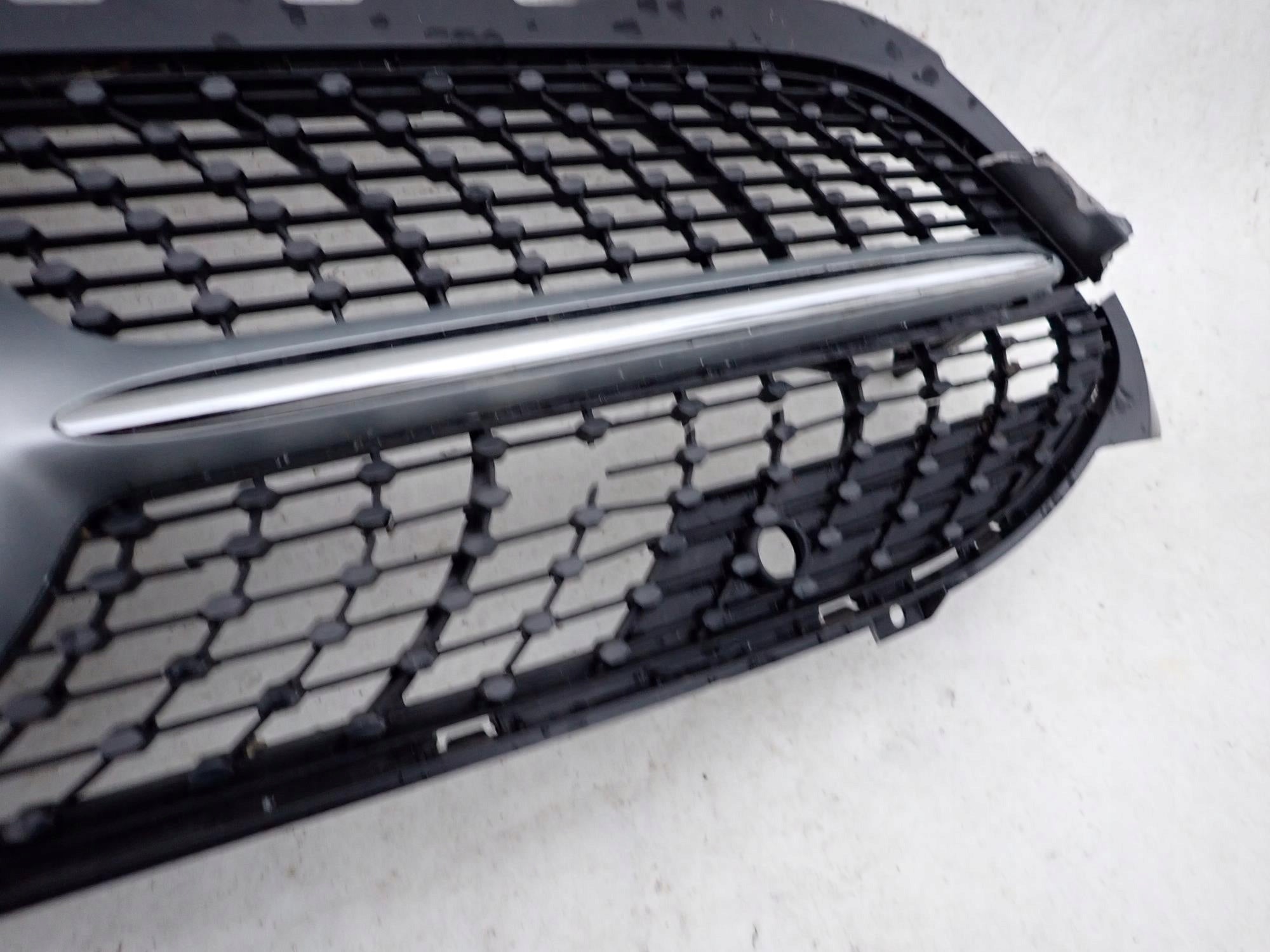 Kühlergrill Mercedes A177 W177 FRONTGRILL A1778880200 Kühlergitter