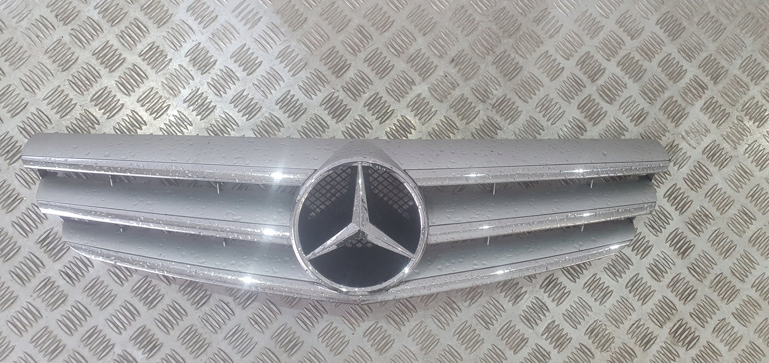 Kühlergrill Mercedes W203 A203 FRONTGRILL A2038801583 Kühlergitter