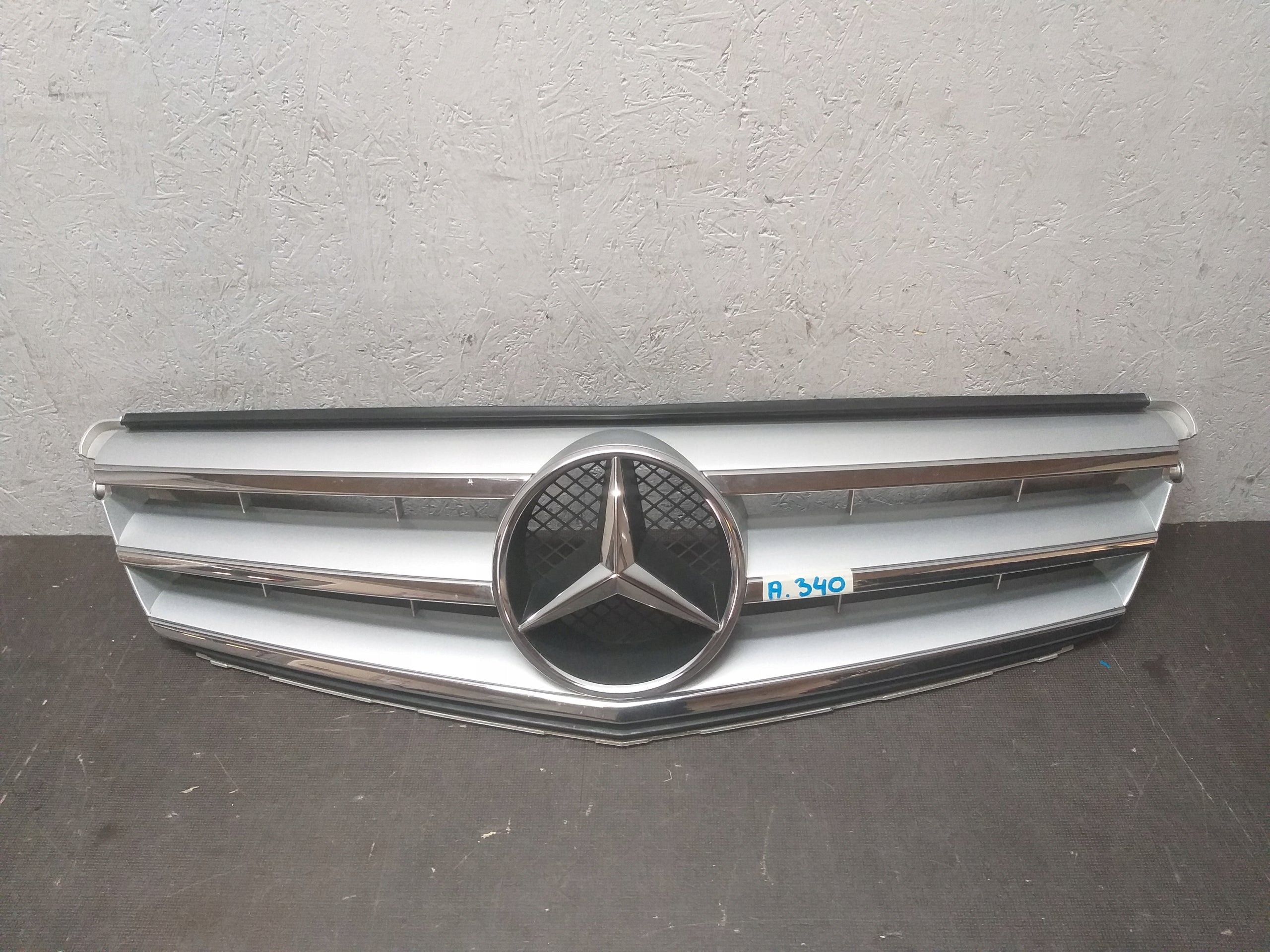  Kühlergrill Mercedes W204 A204 FRONTGRILL A2048800023 Kühlergitter product image