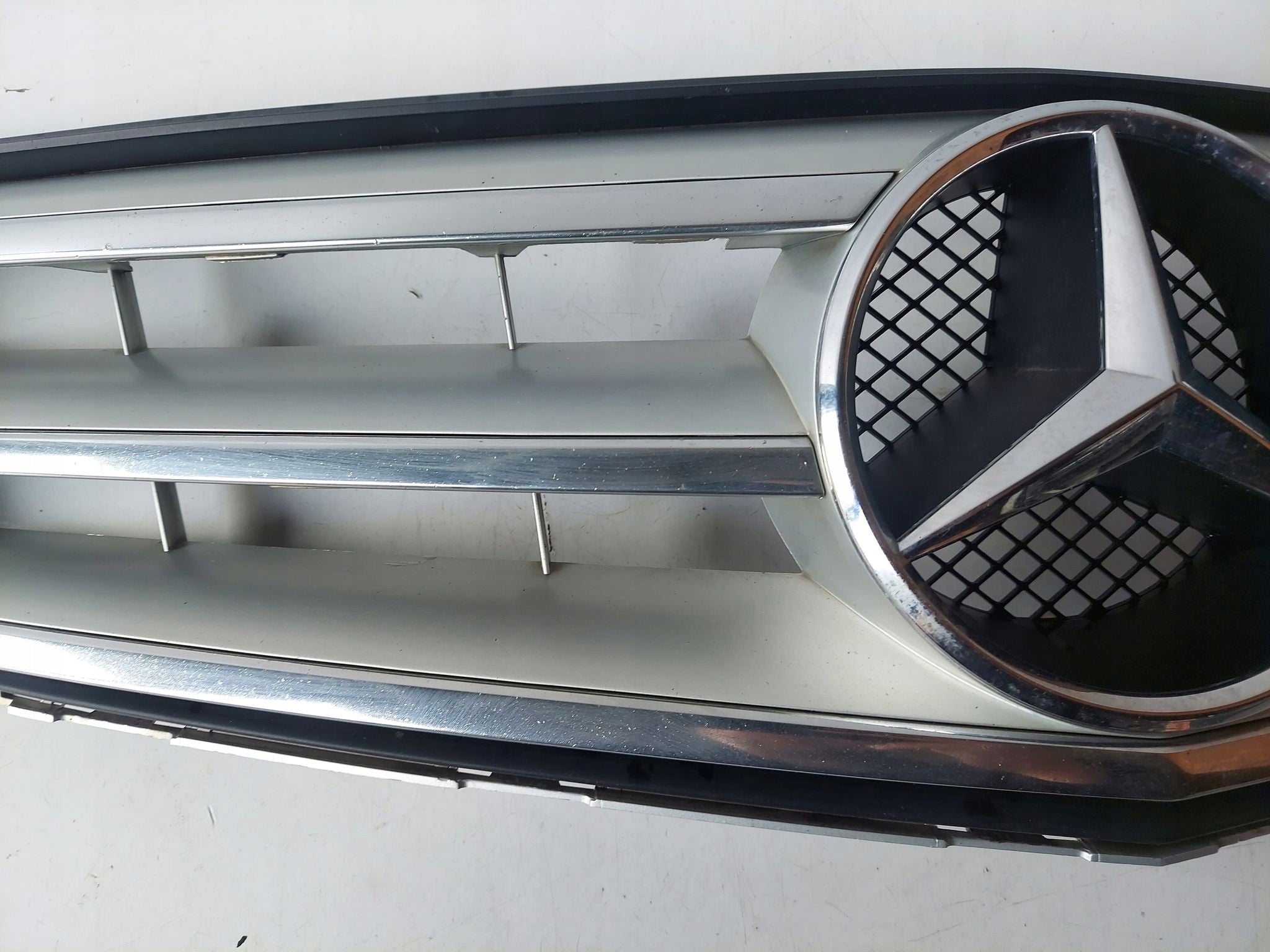 Kühlergrill Mercedes W204 FRONTGRILL A2048800023 Kühlergitter