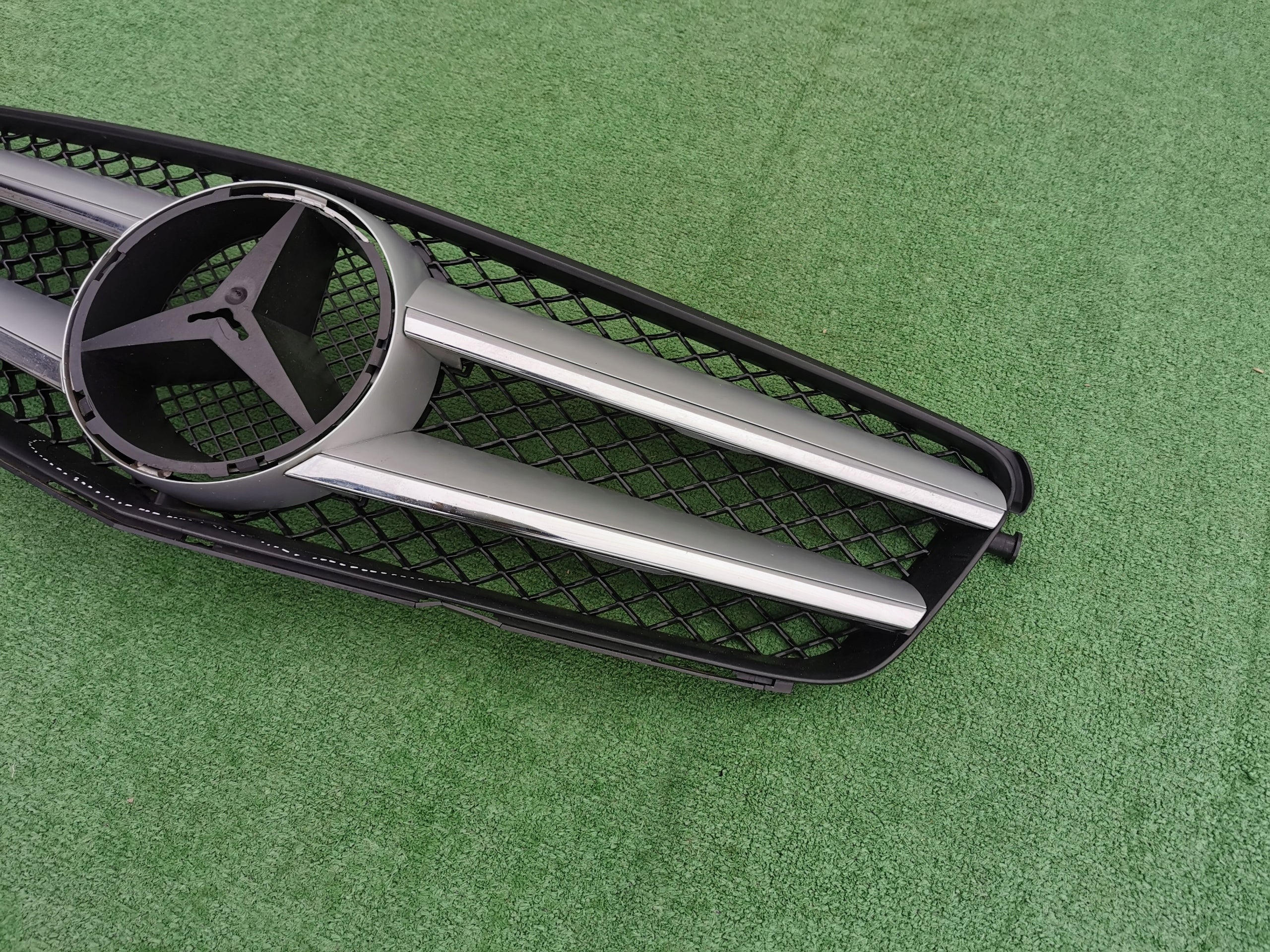 Kühlergrill Mercedes A204 W204 FRONTGRILL A2048880160 Kühlergitter