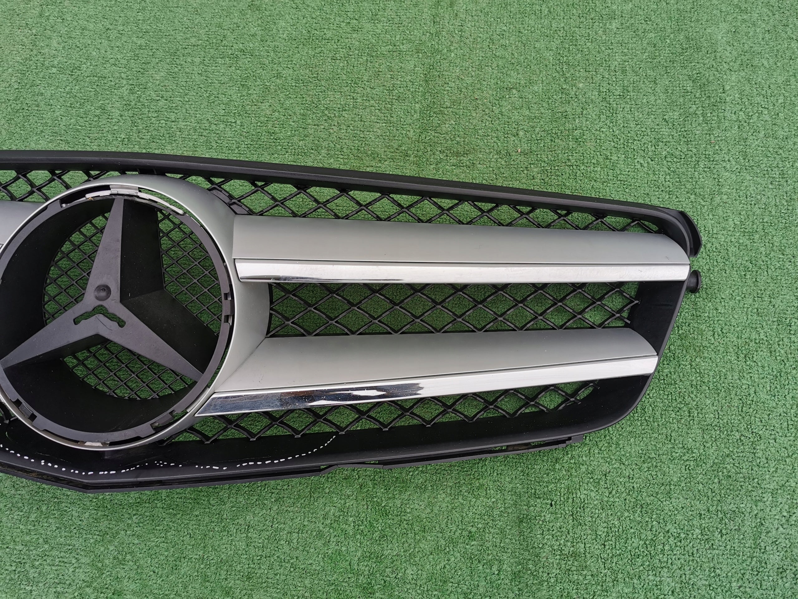 Kühlergrill Mercedes A204 W204 FRONTGRILL A2048880160 Kühlergitter