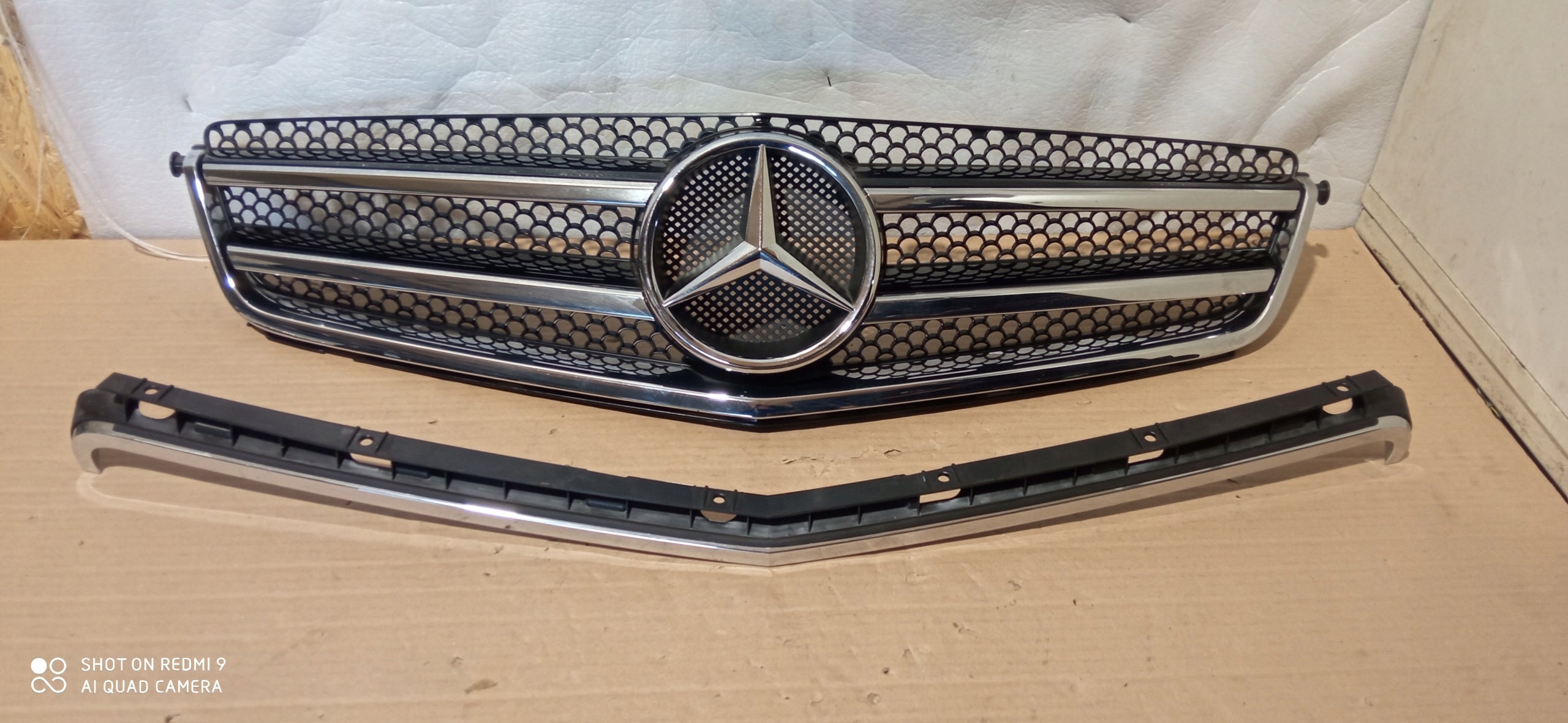 Kühlergrill Mercedes W204 FRONTGRILL A2048800983 Kühlergitter