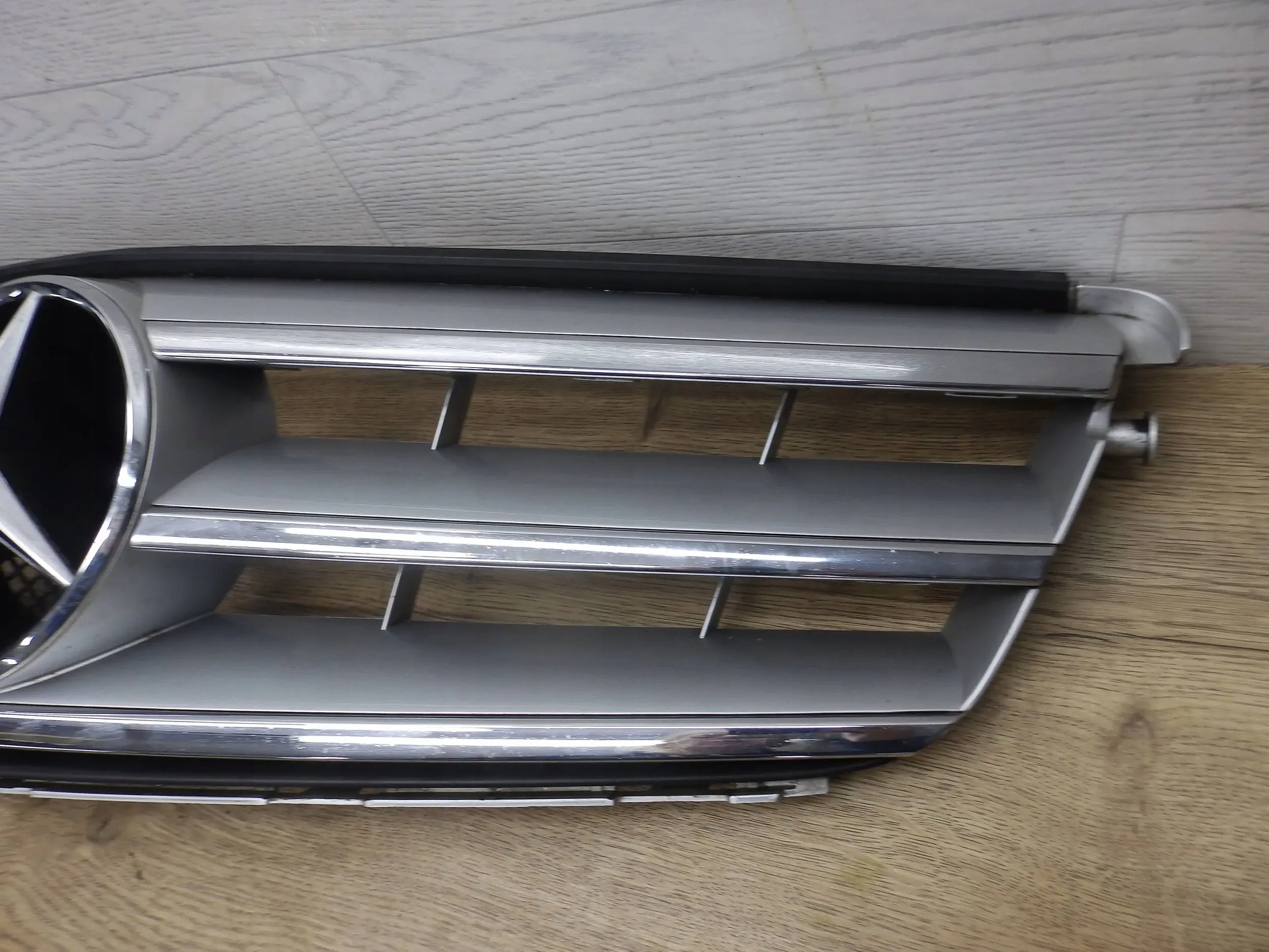 Kühlergrill Mercedes W204 FRONTGRILL A2048800023 Kühlergitter