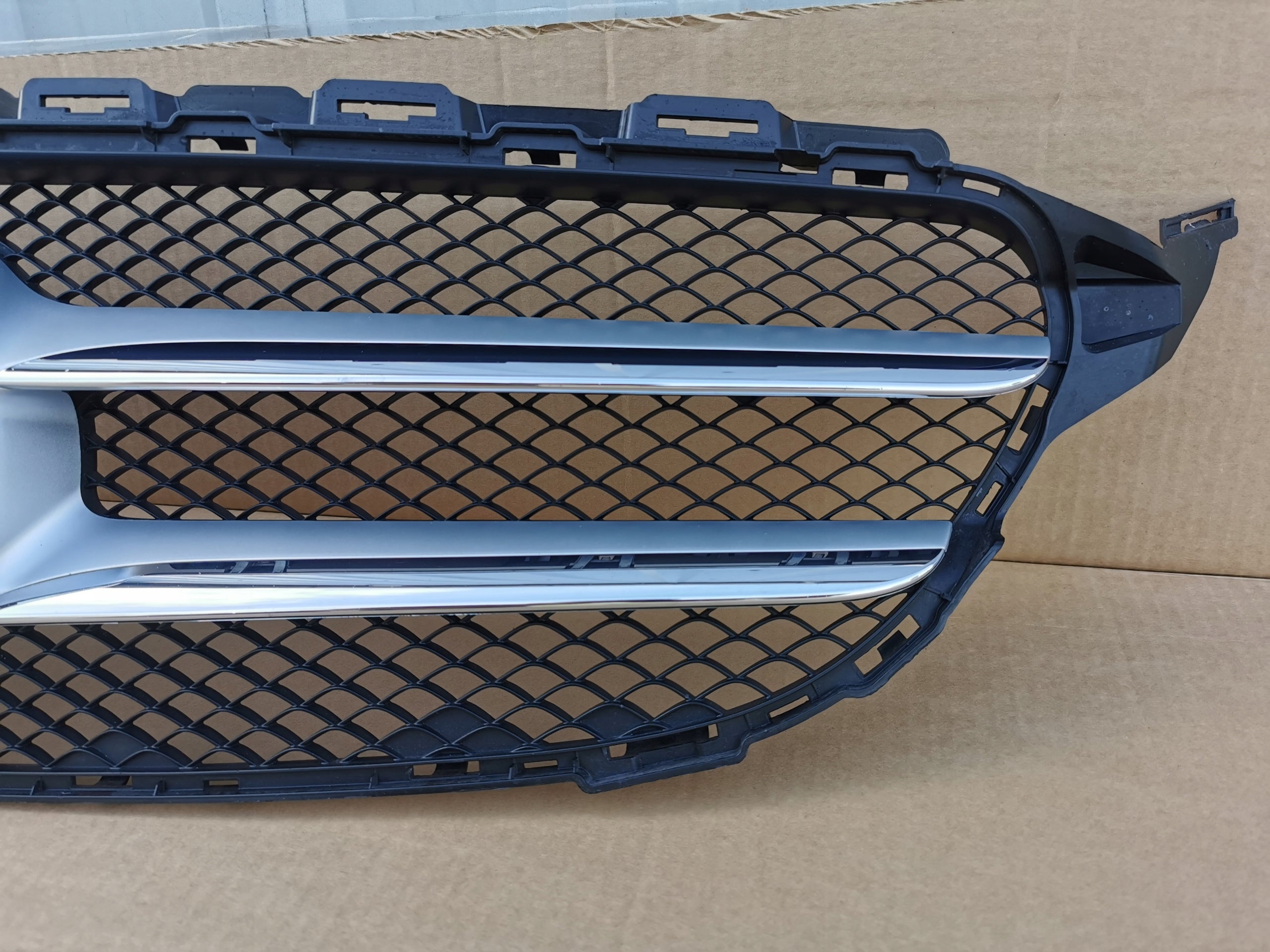 Kühlergrill Mercedes W205 FRONTGRILL A2058809804 Kühlergitter