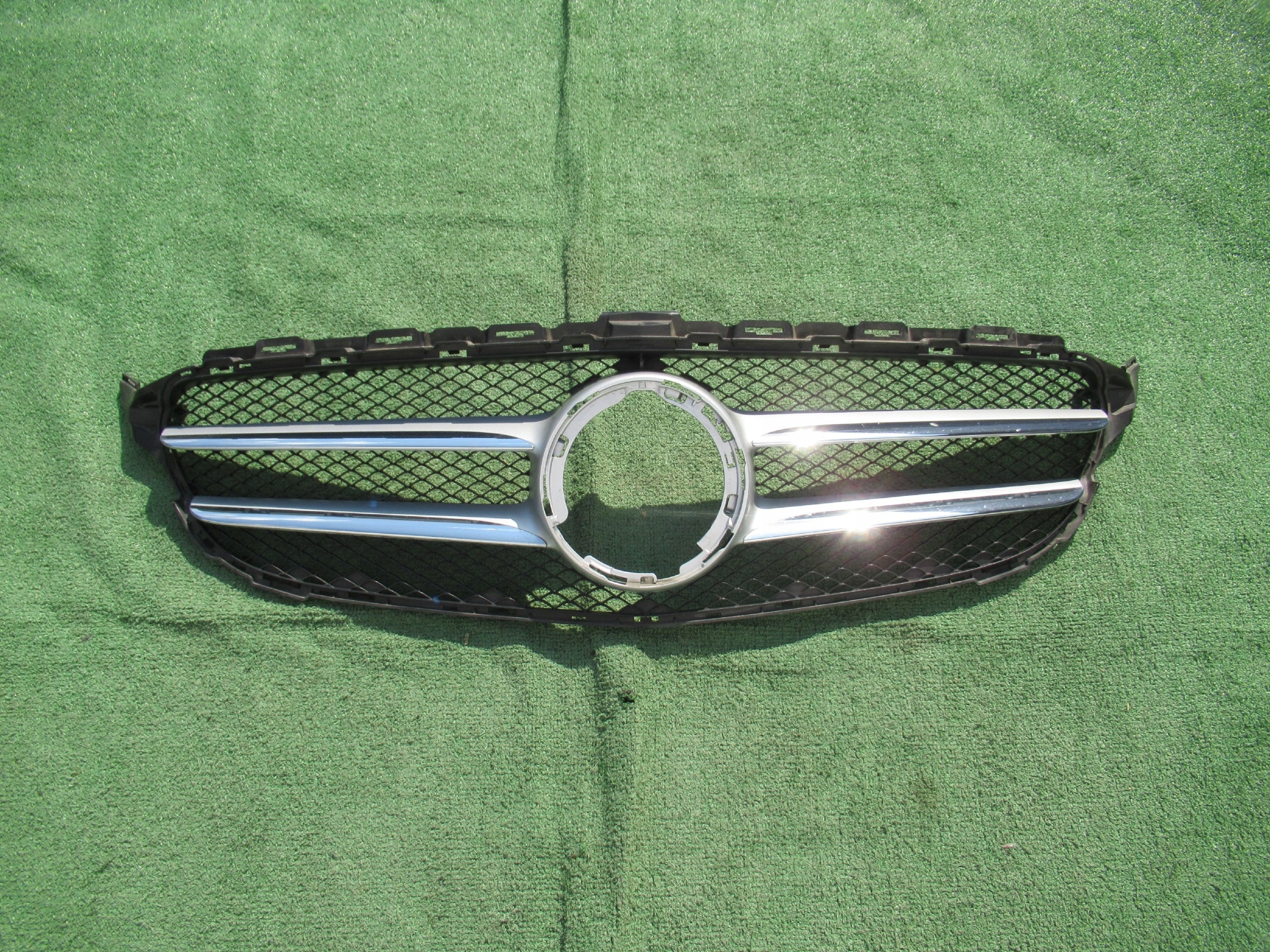 Kühlergrill Mercedes W205 A205 FRONTGRILL A2058809804 Kühlergitter