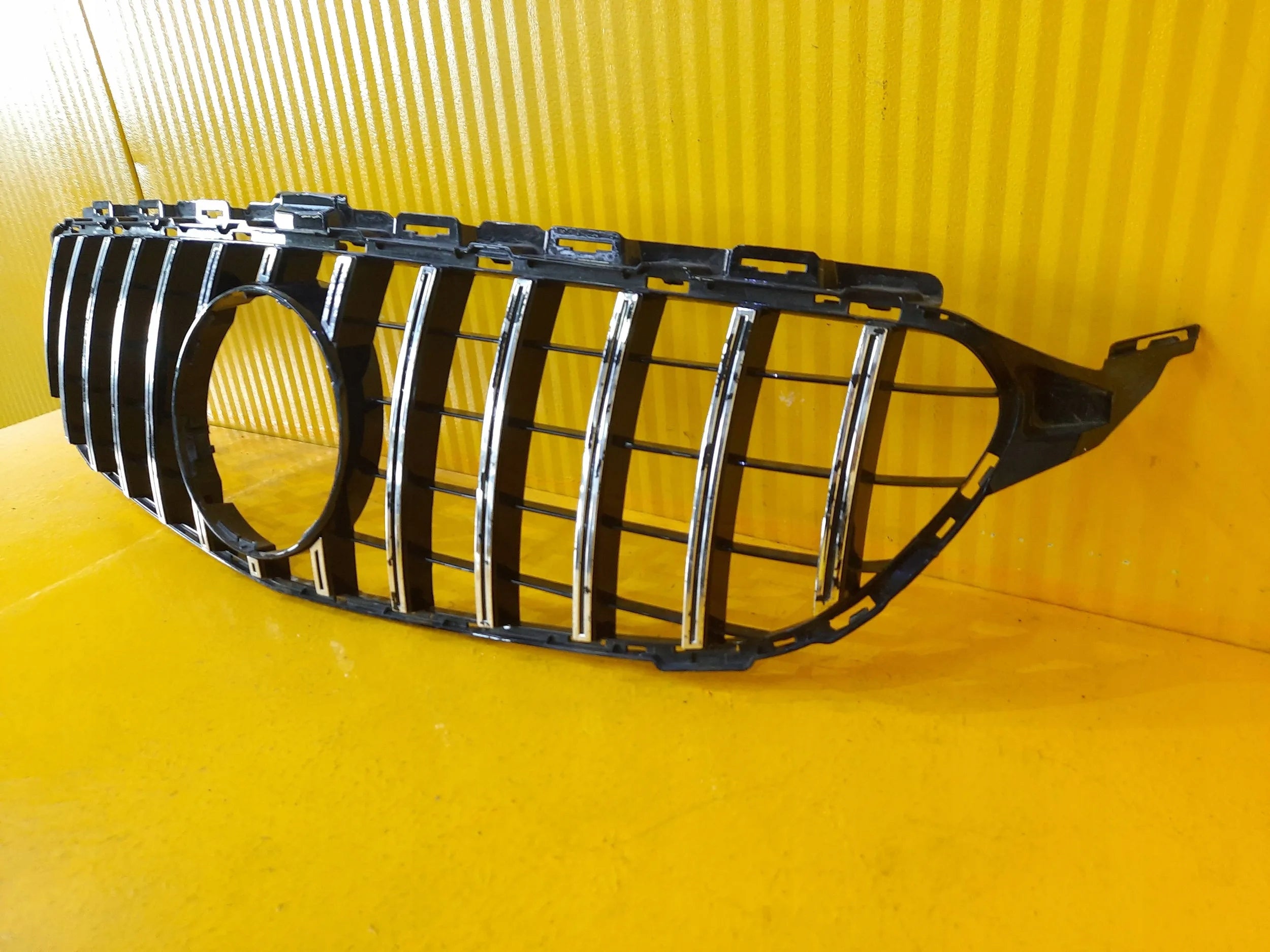 Kühlergrill Mercedes W205 A290 FRONTGRILL A2908859300 Kühlergitter