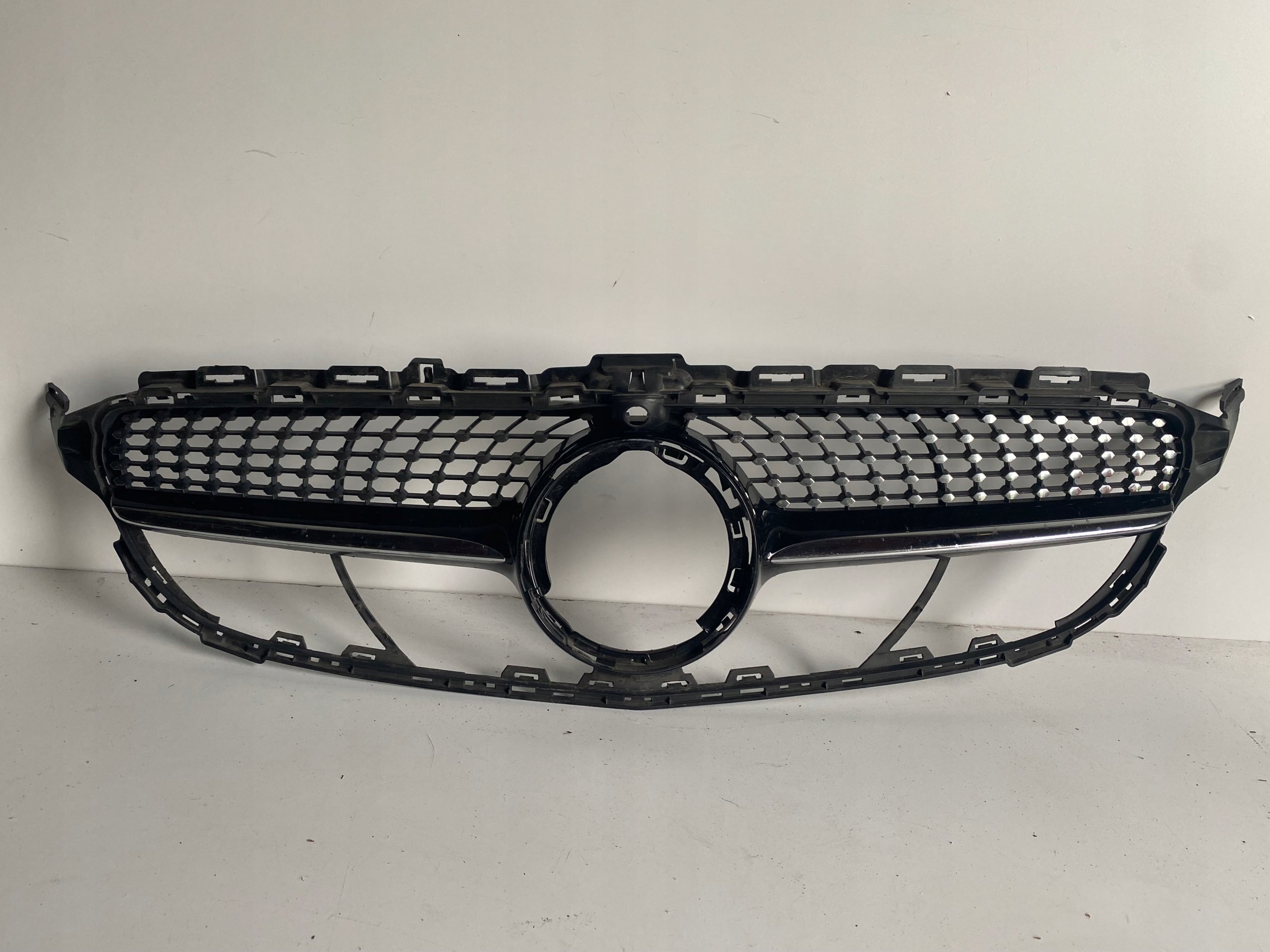 Grille de radiateur Mercedes W205 FRONTGRILL A2058800607 Grille de radiateur 