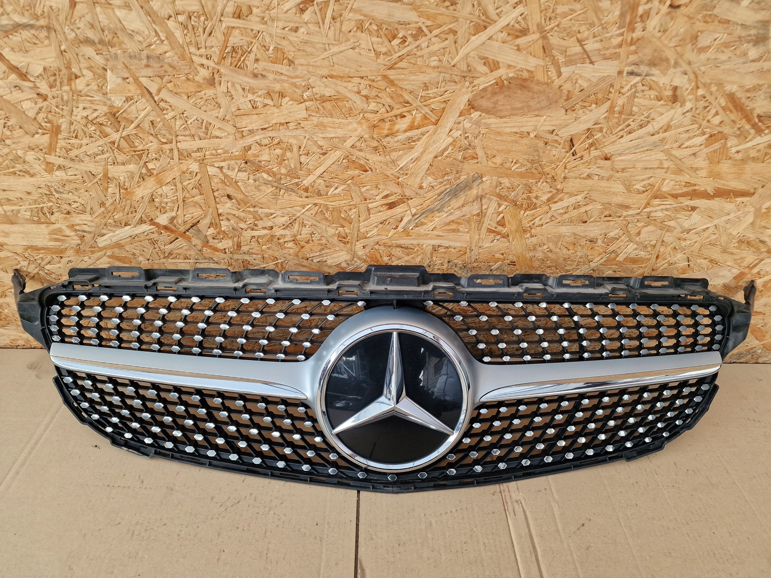 Kühlergrill Mercedes W205 FRONTGRILL A2058800307 Kühlergitter