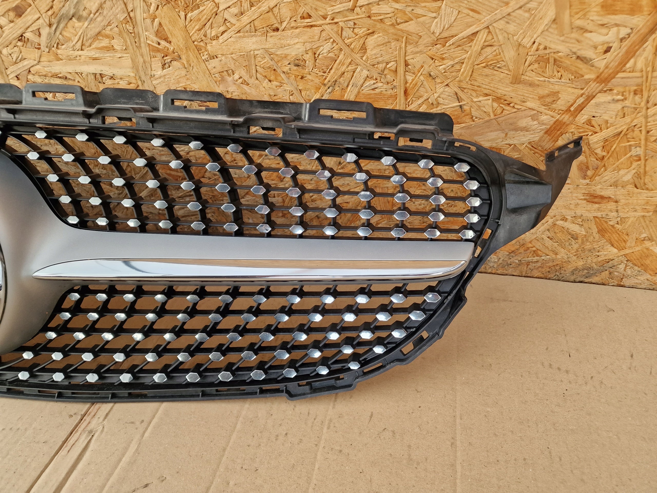 Kühlergrill Mercedes W205 FRONTGRILL A2058800307 Kühlergitter