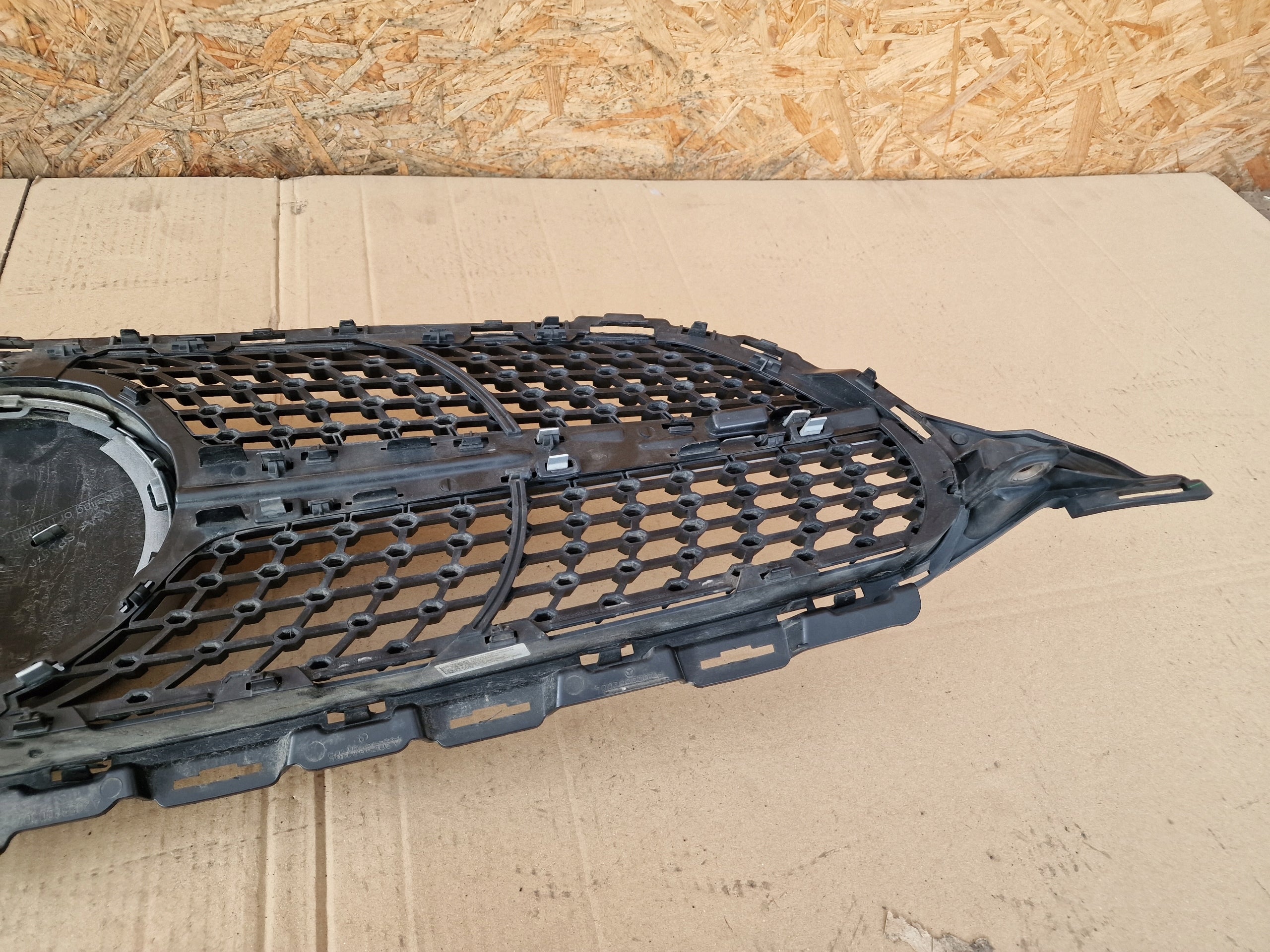 Kühlergrill Mercedes W205 FRONTGRILL A2058800307 Kühlergitter