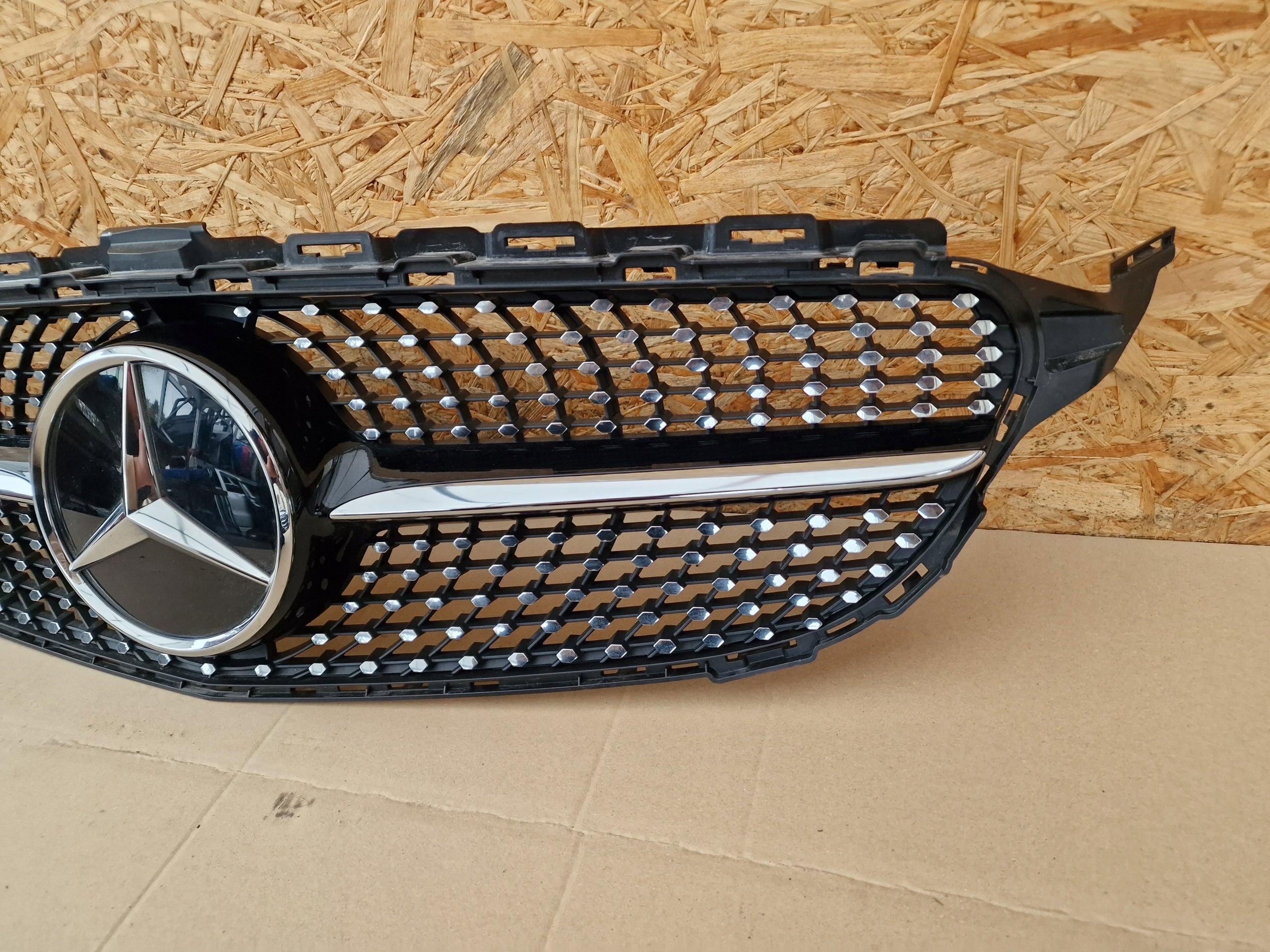 Kühlergrill Mercedes W205 FRONTGRILL A2058800307 Kühlergitter