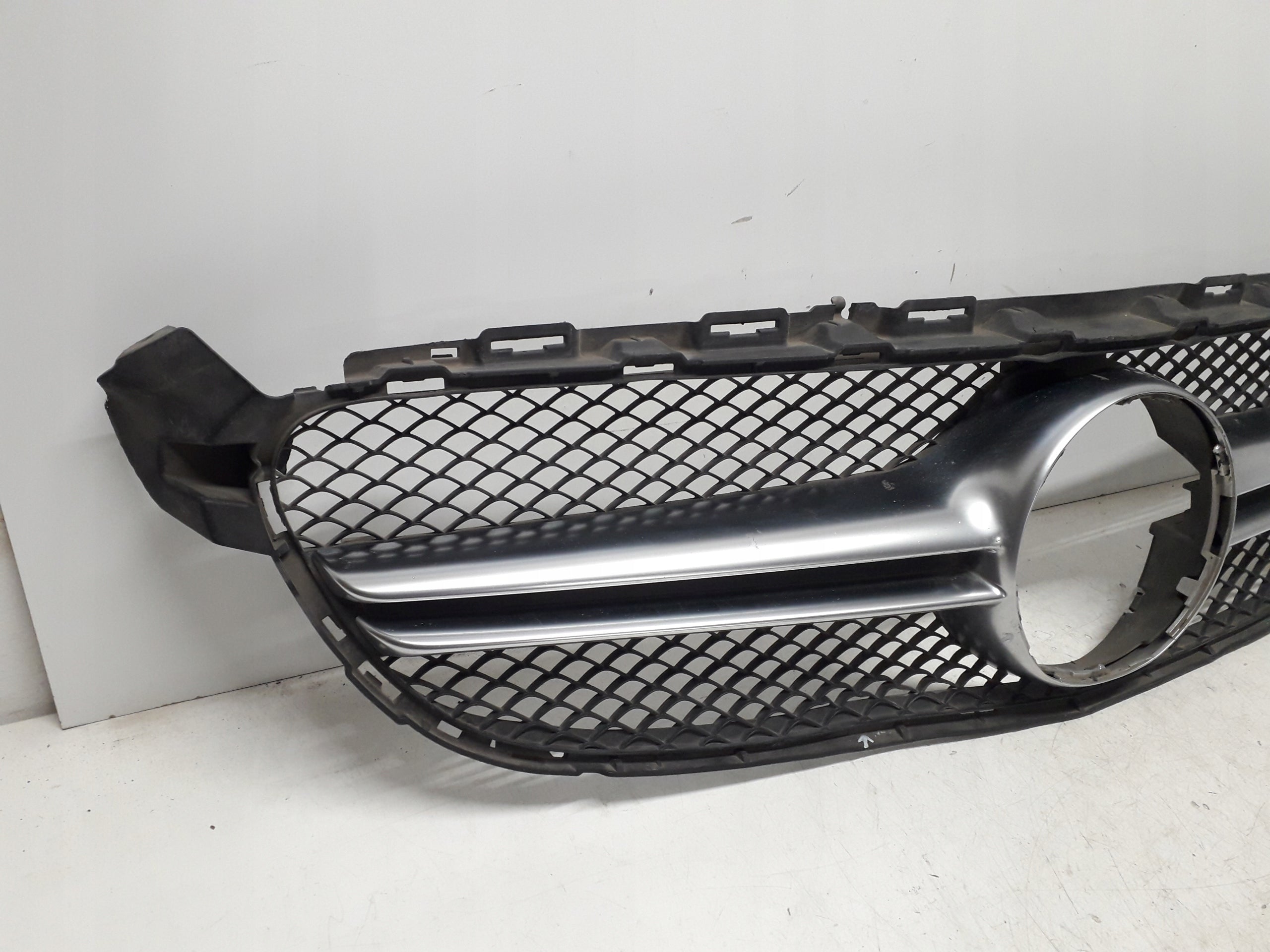 Kühlergrill Mercedes W205 A205 FRONTGRILL A2058880223 Kühlergitter