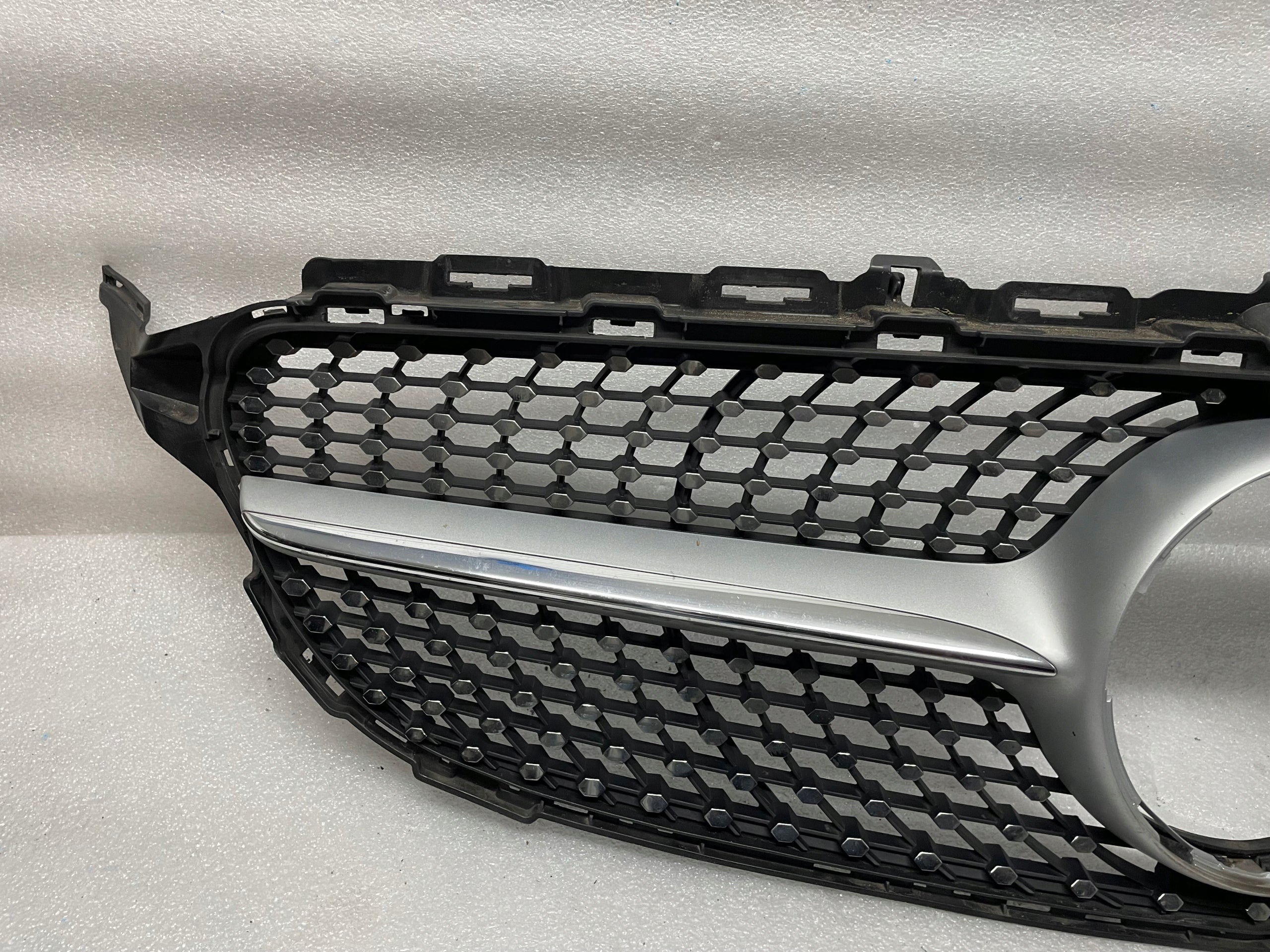 Kühlergrill Mercedes W205 FRONTGRILL A2058881760 Kühlergitter