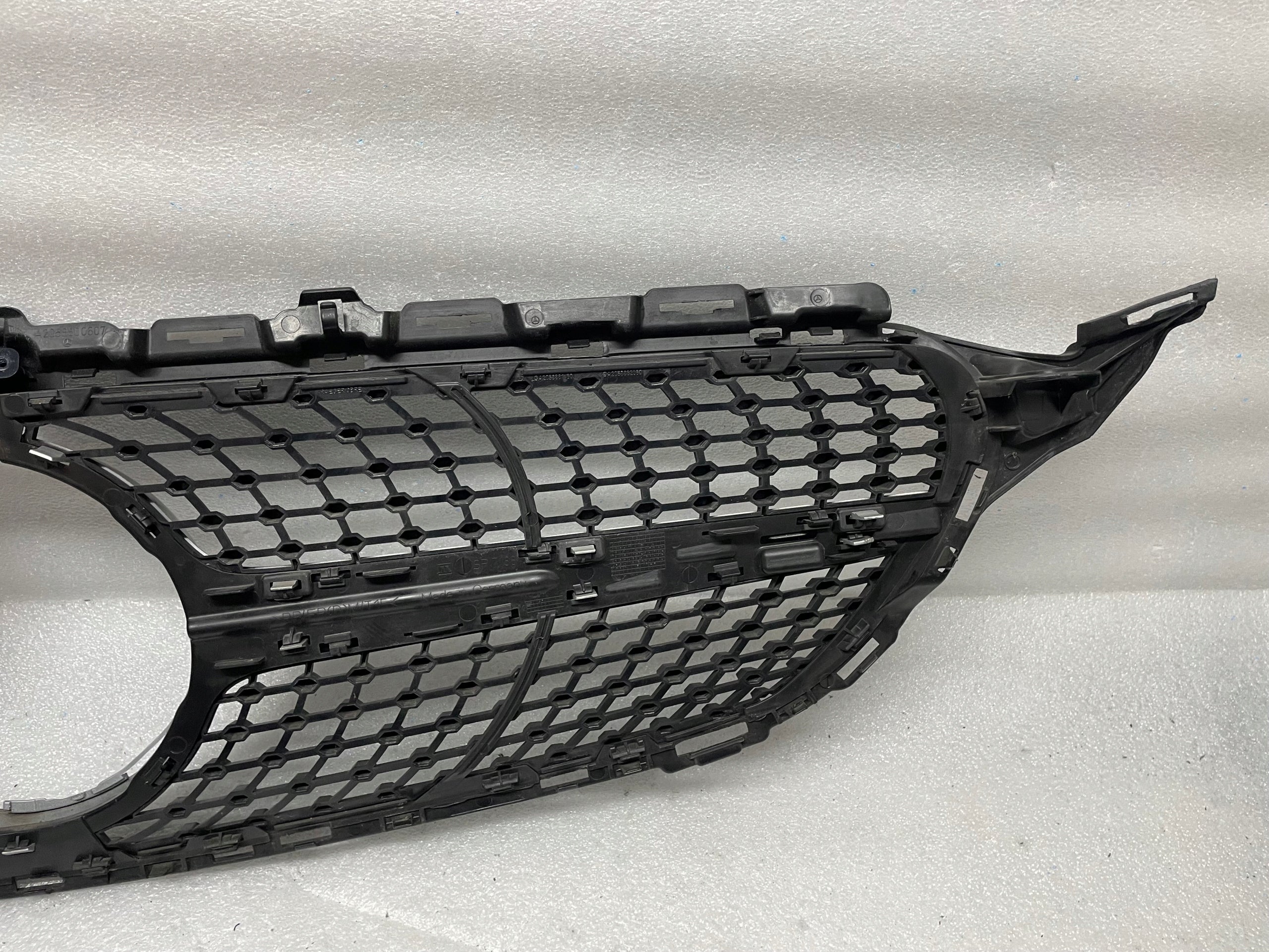 Kühlergrill Mercedes W205 FRONTGRILL A2058881760 Kühlergitter