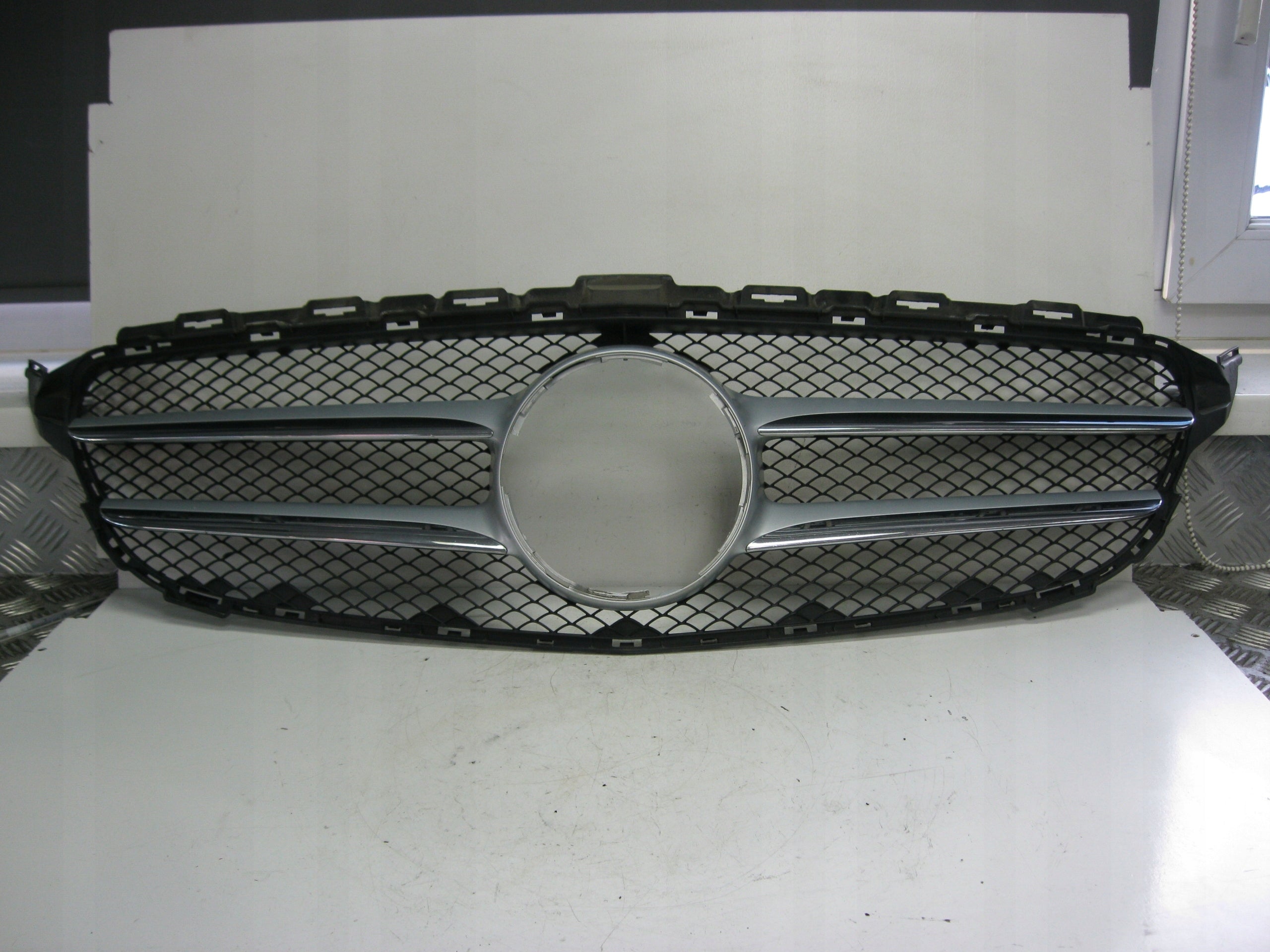  Kühlergrill Mercedes W205 A205 FRONTGRILL A2058800483 Kühlergitter product image