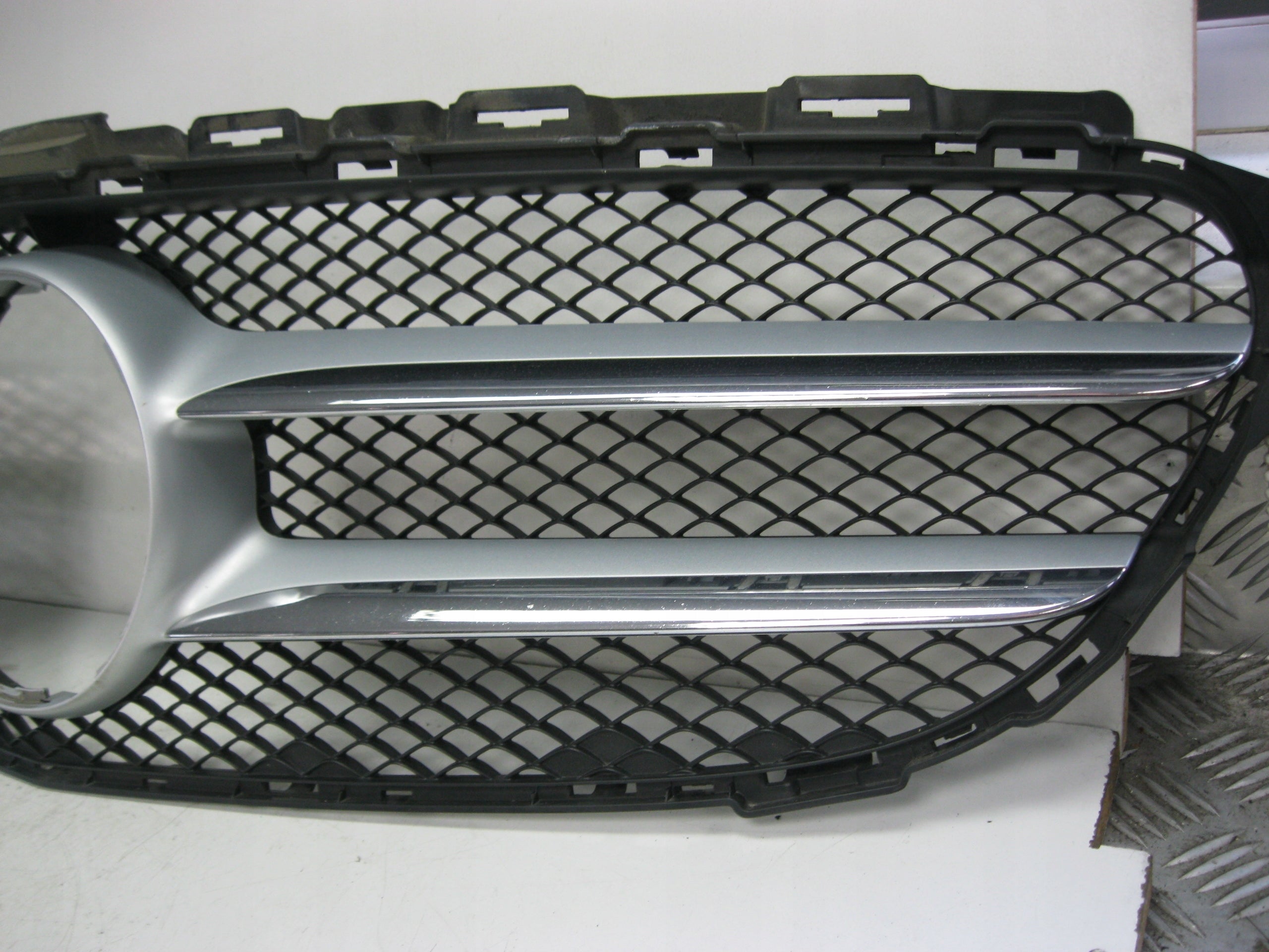 Kühlergrill Mercedes W205 A205 FRONTGRILL A2058800483 Kühlergitter