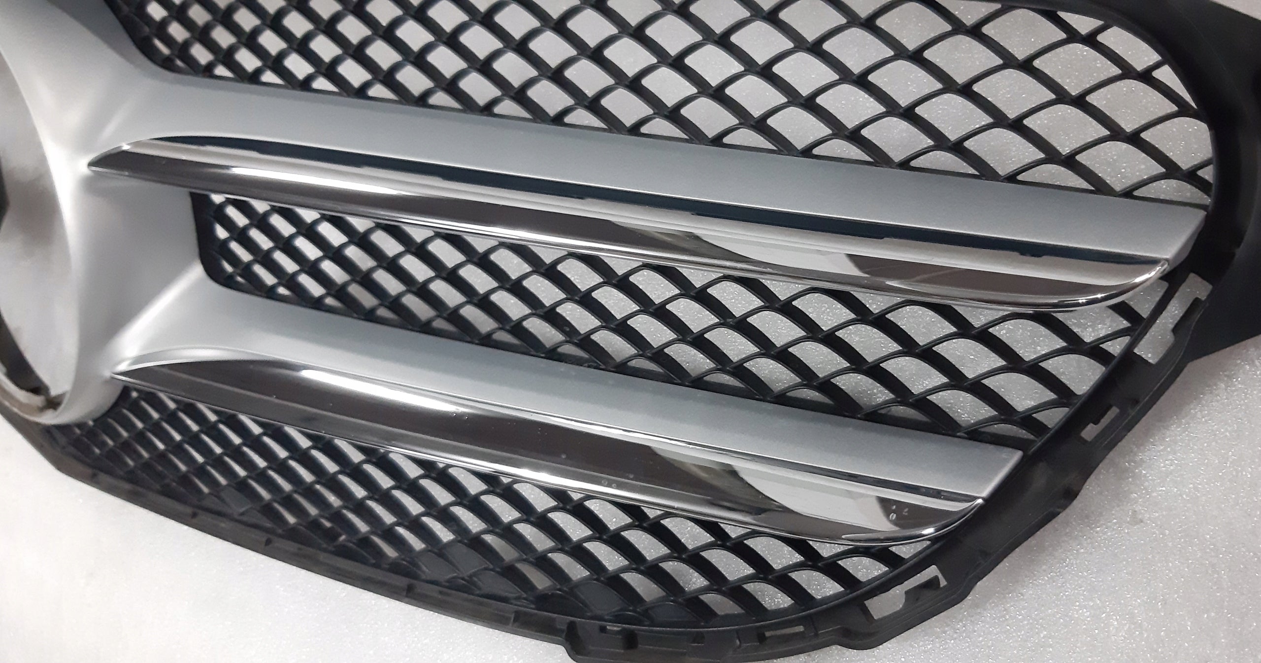 Kühlergrill Mercedes W205 A205 FRONTGRILL A2058800183 Kühlergitter