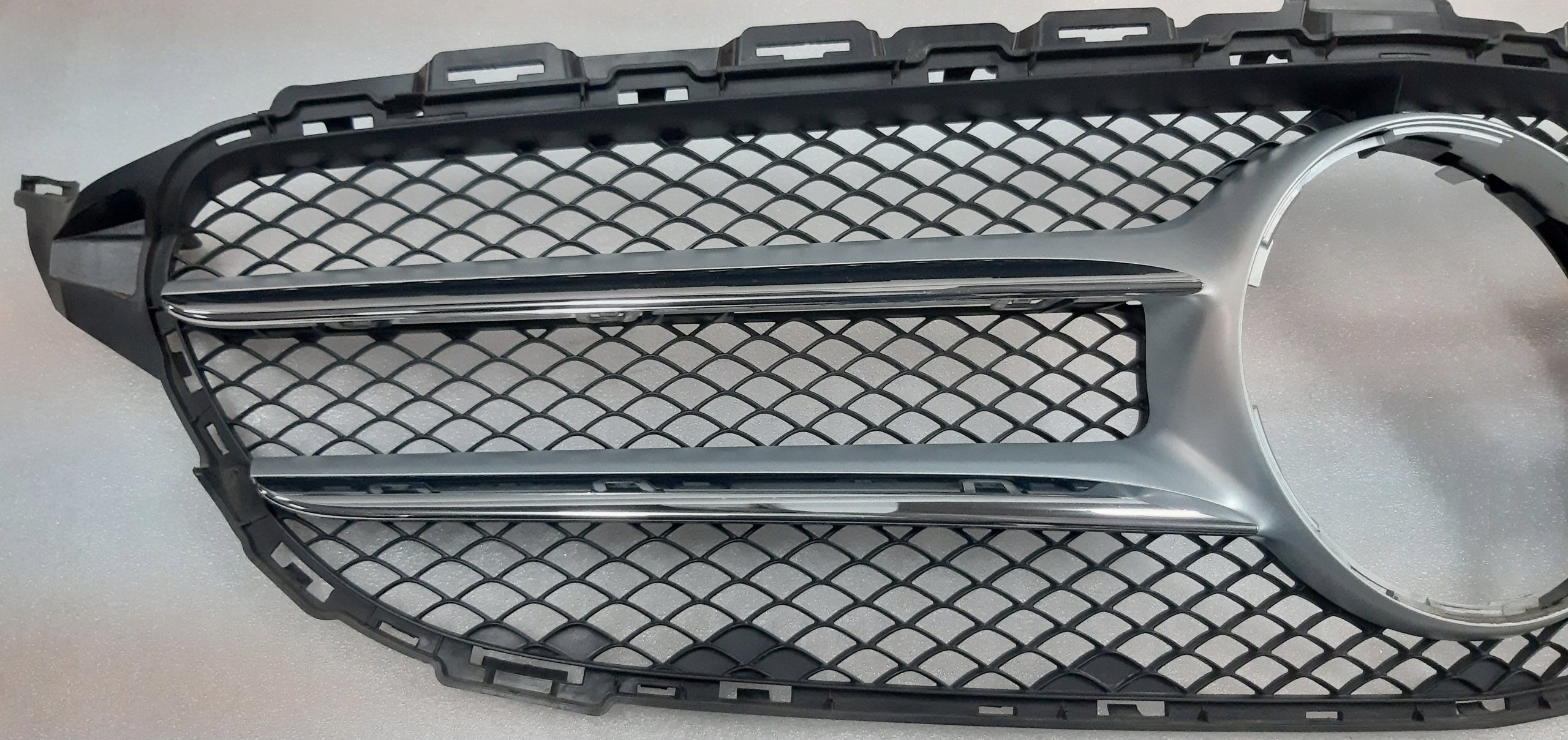 Kühlergrill Mercedes W205 A205 FRONTGRILL A2058800183 Kühlergitter