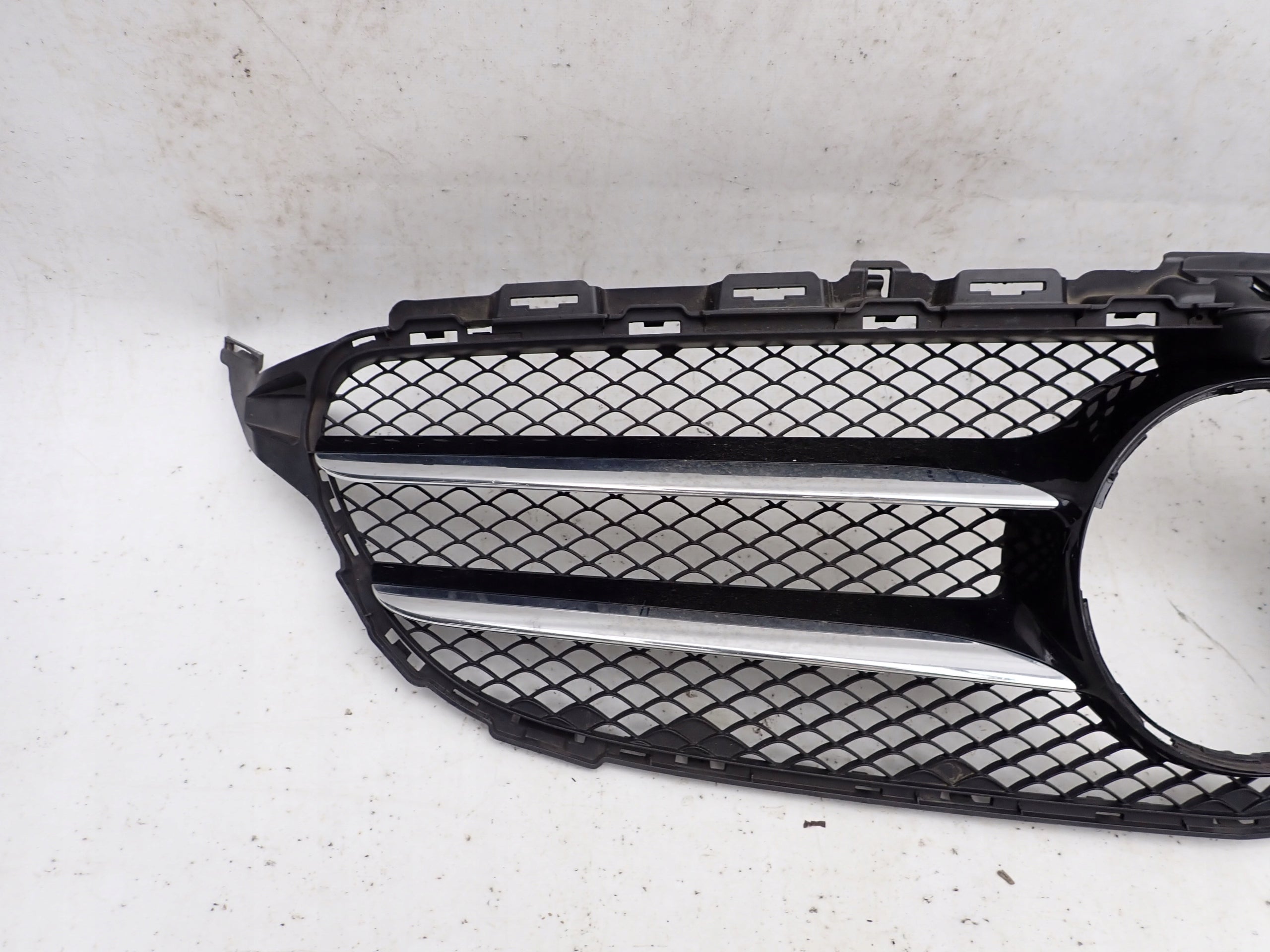 Kühlergrill Mercedes W205 A205 FRONTGRILL A2058800183 Kühlergitter