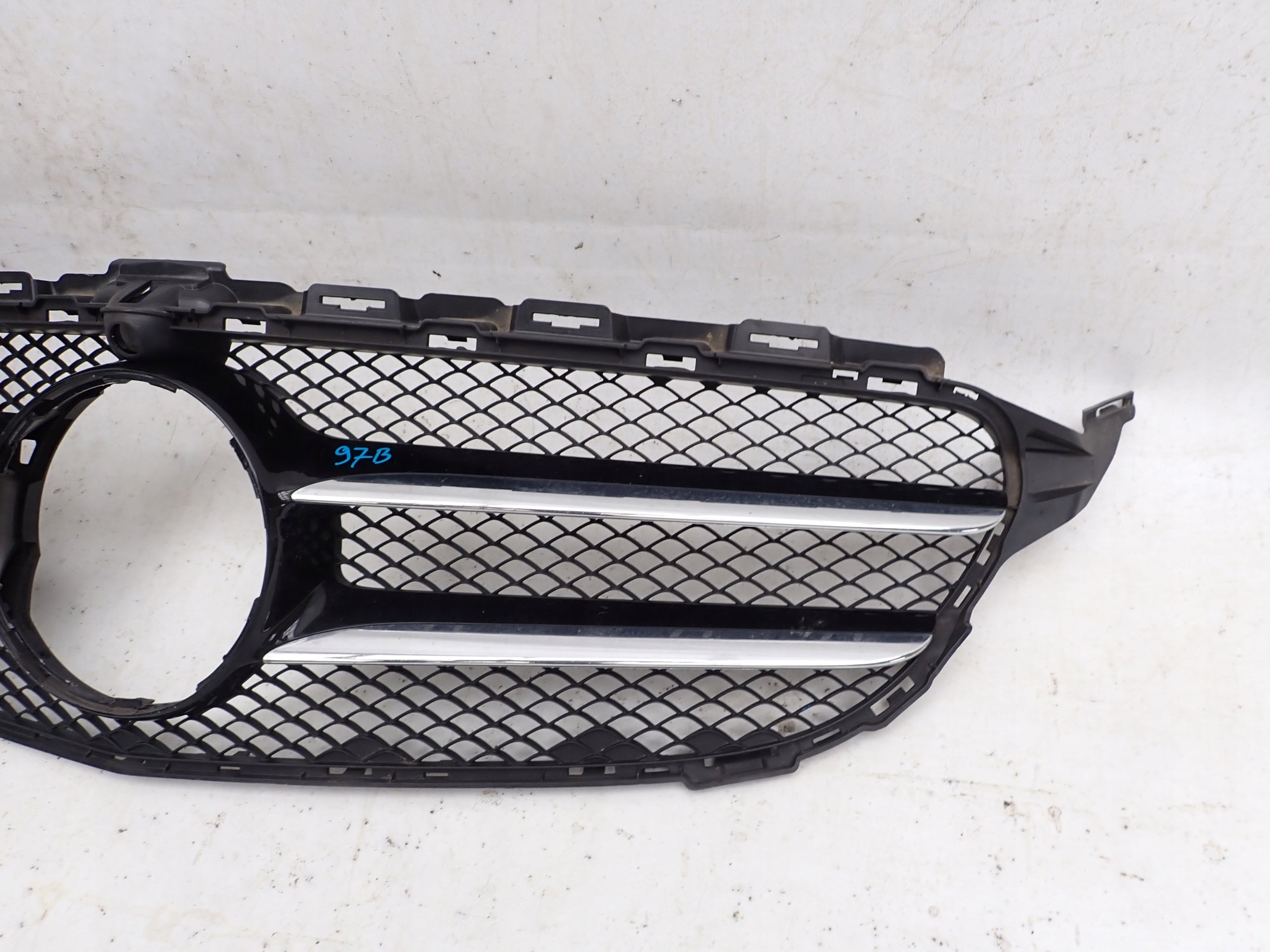 Kühlergrill Mercedes W205 A205 FRONTGRILL A2058800183 Kühlergitter