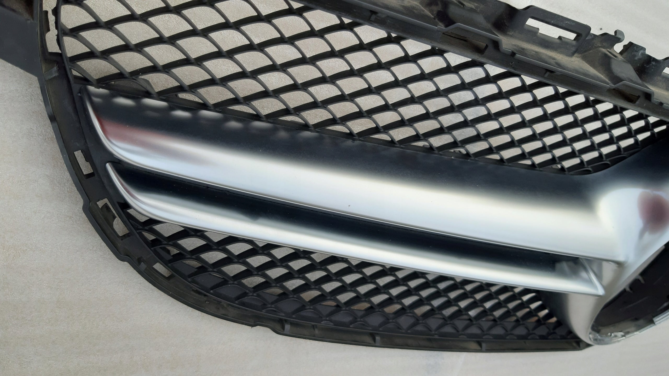 Kühlergrill Mercedes W205 A205 FRONTGRILL A2058880223 Kühlergitter