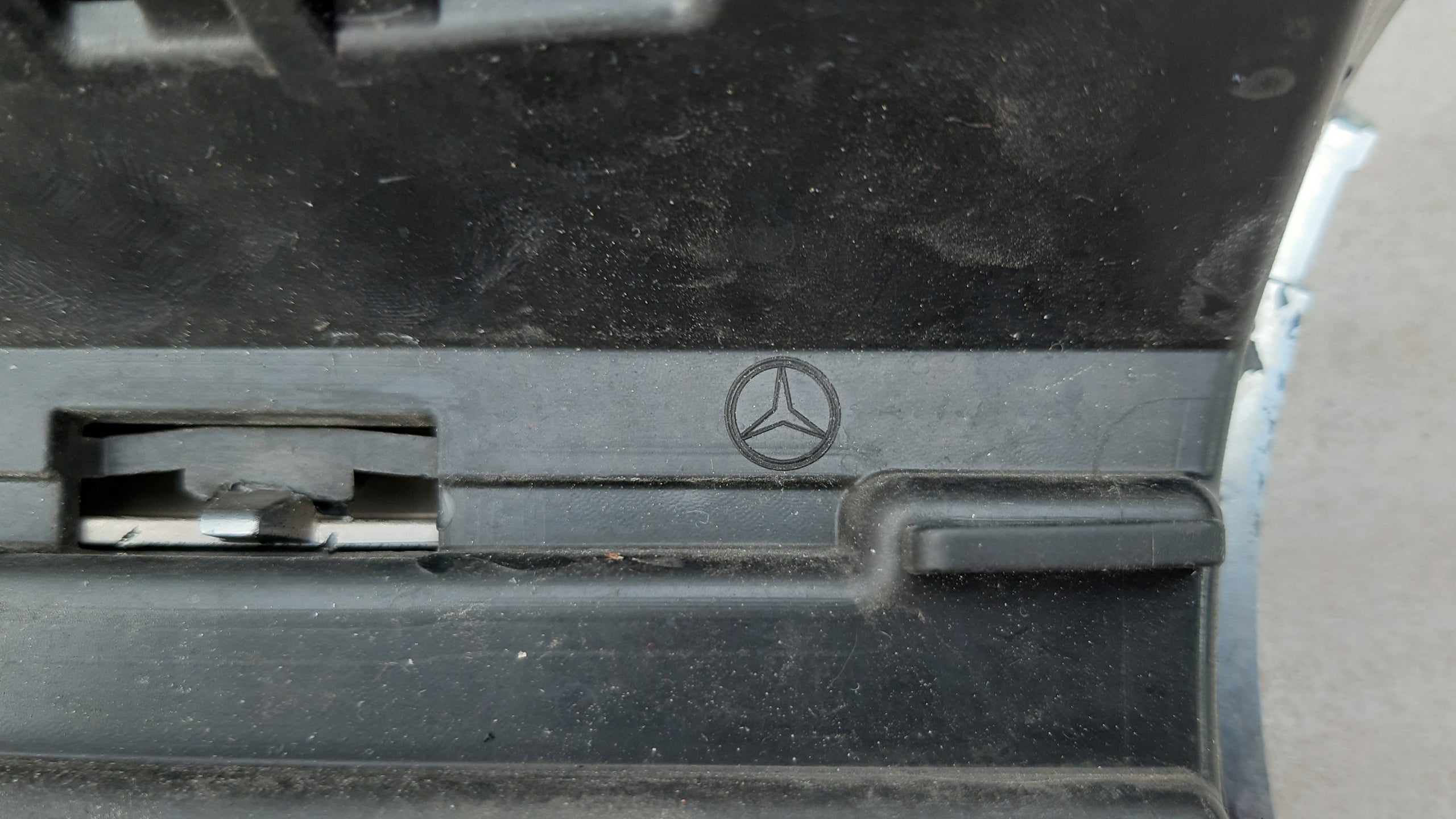 Kühlergrill Mercedes W205 A205 FRONTGRILL A2058880223 Kühlergitter