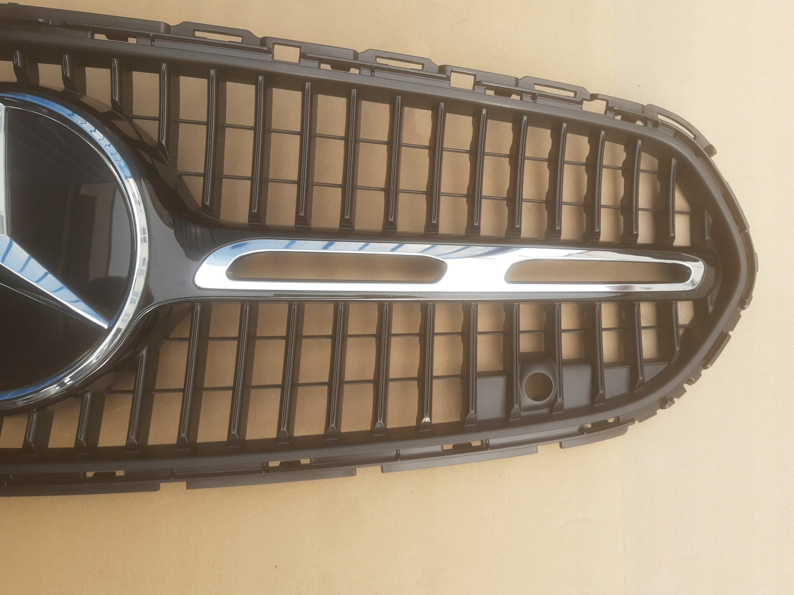 Kühlergrill Mercedes W206 FRONTGRILL A2068886700 Kühlergitter