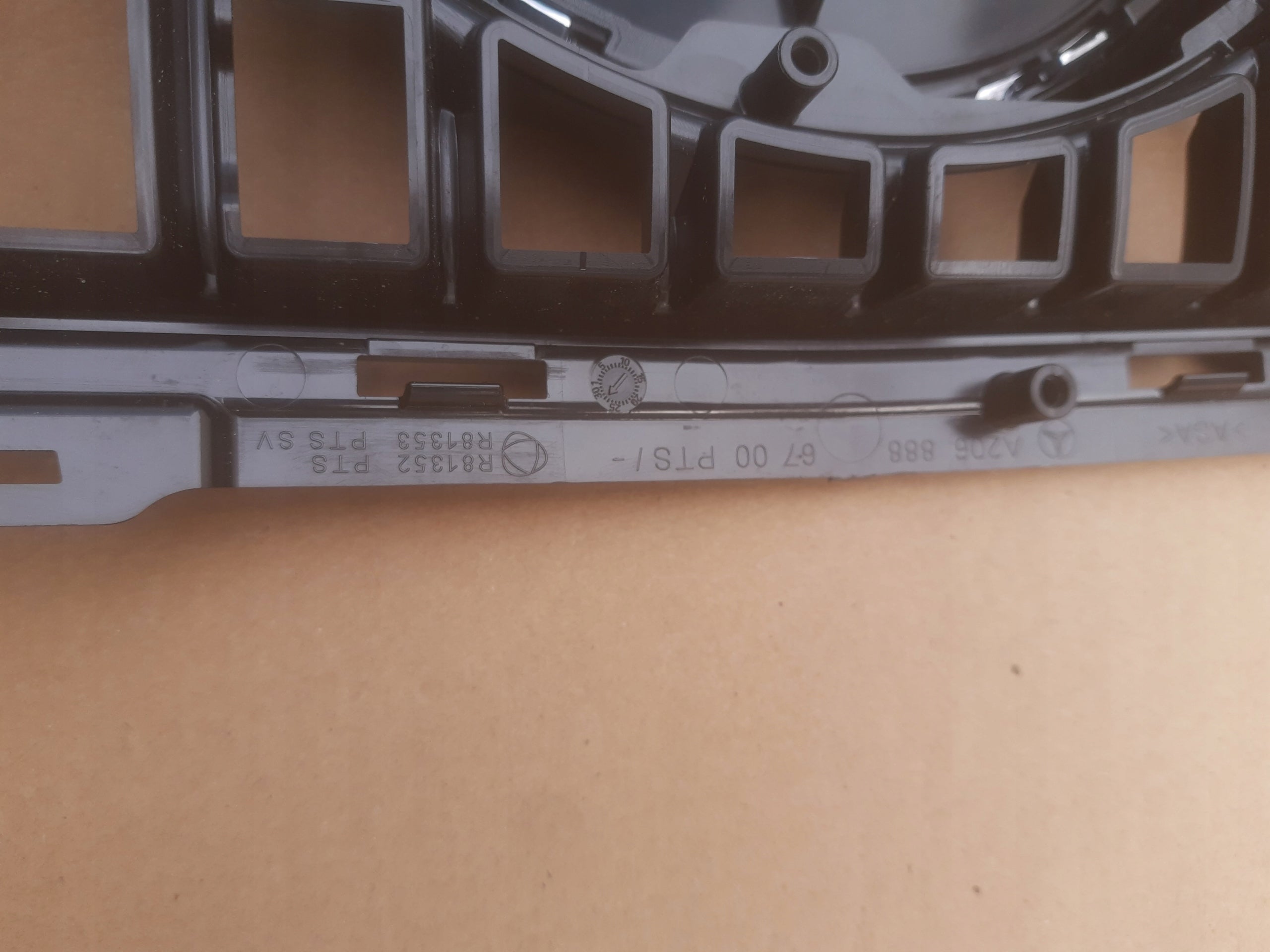 Kühlergrill Mercedes W206 FRONTGRILL A2068886700 Kühlergitter