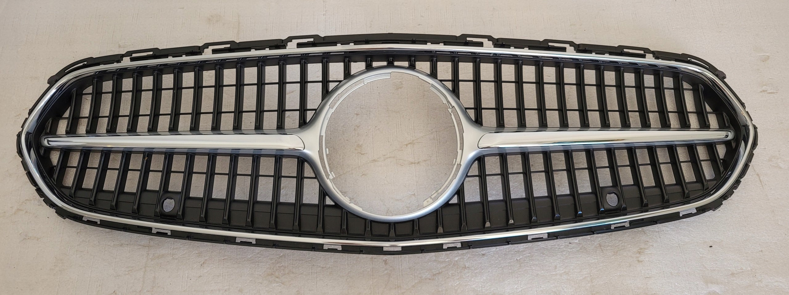 Grille de radiateur Mercedes W206 FRONTGRILL A2068883800 Grille de radiateur 