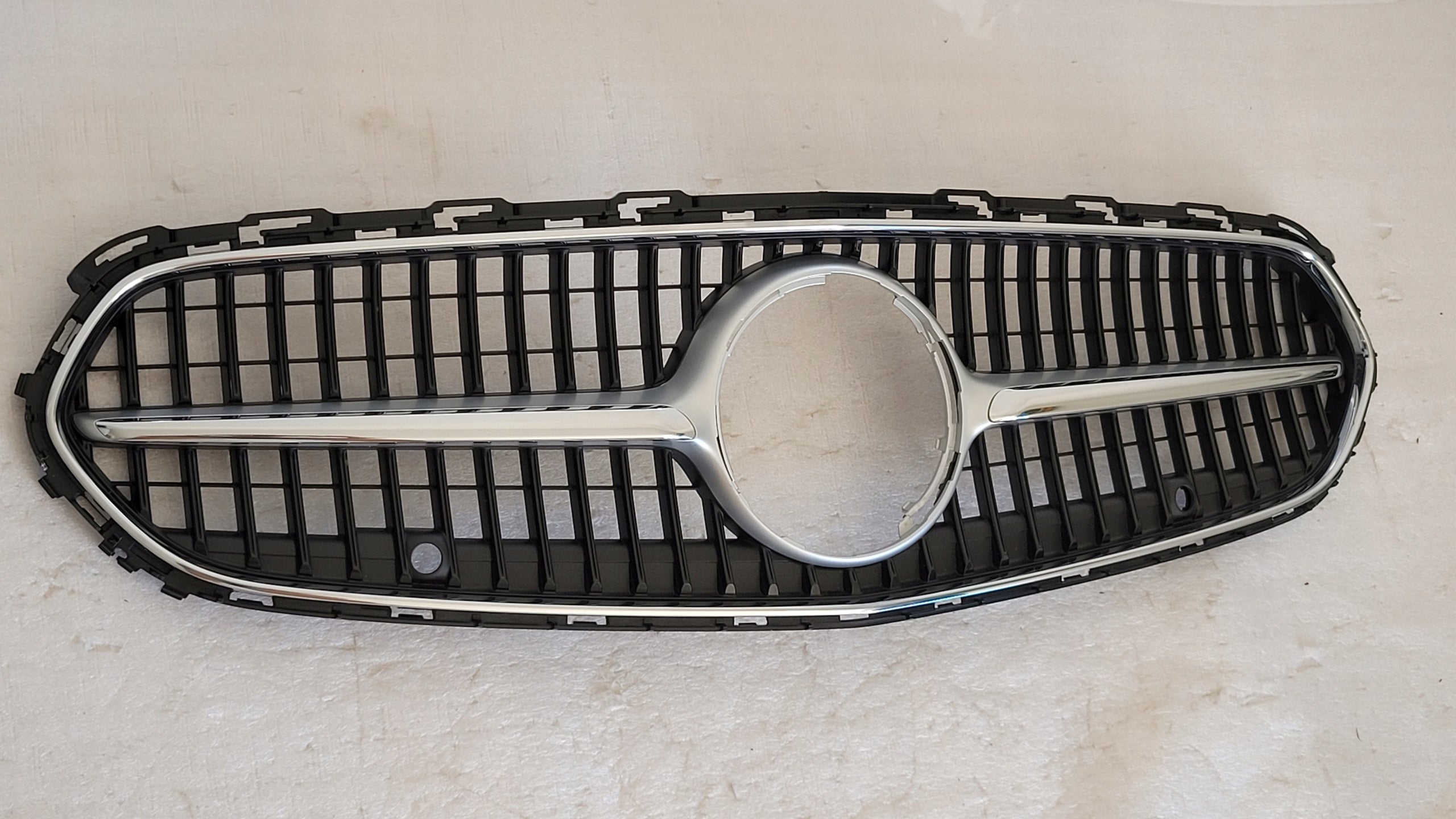 Kühlergrill Mercedes W206 FRONTGRILL A2068883800 Kühlergitter