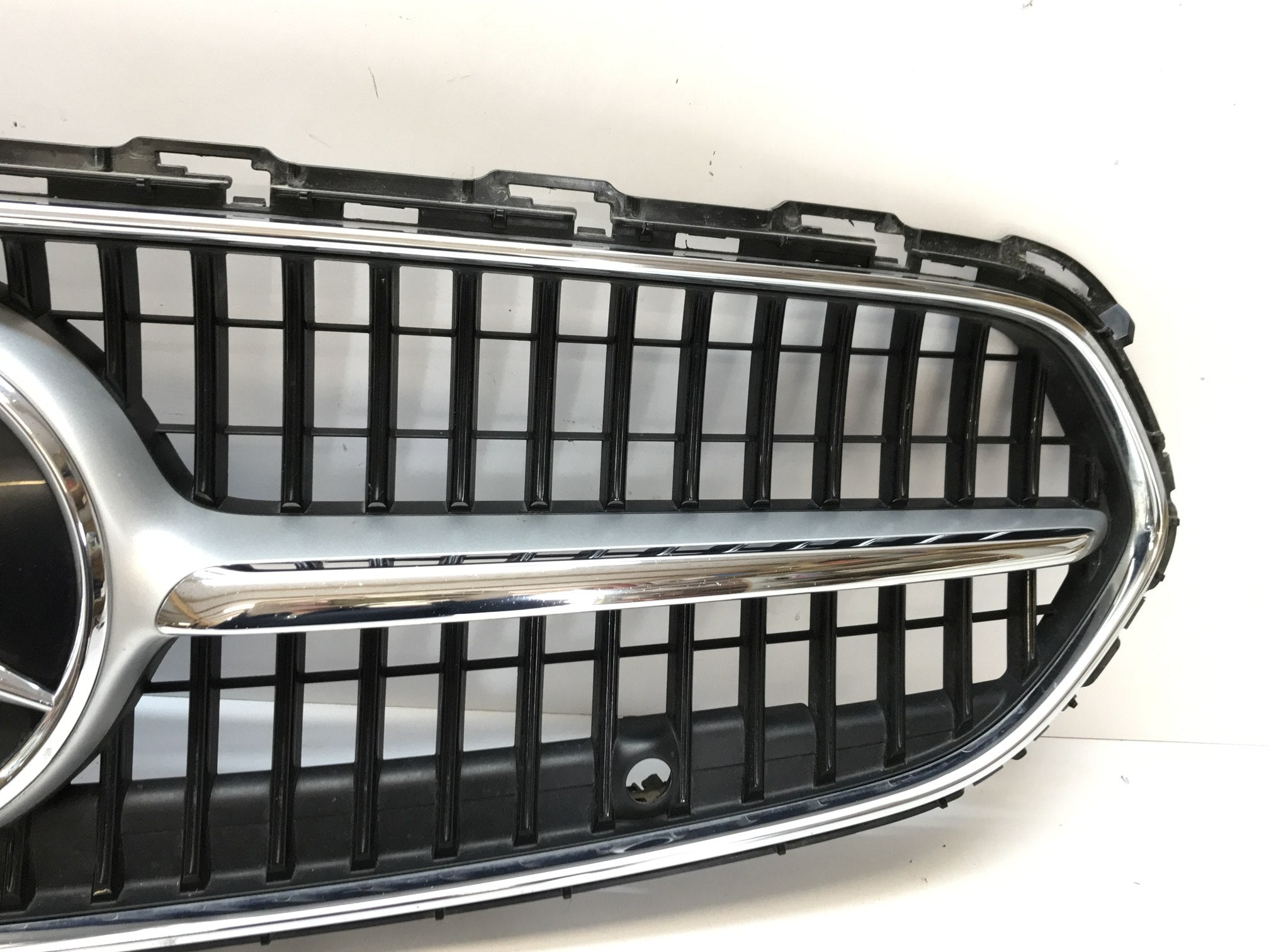 Kühlergrill Mercedes W206 A206 FRONTGRILL A2068883800 Kühlergitter