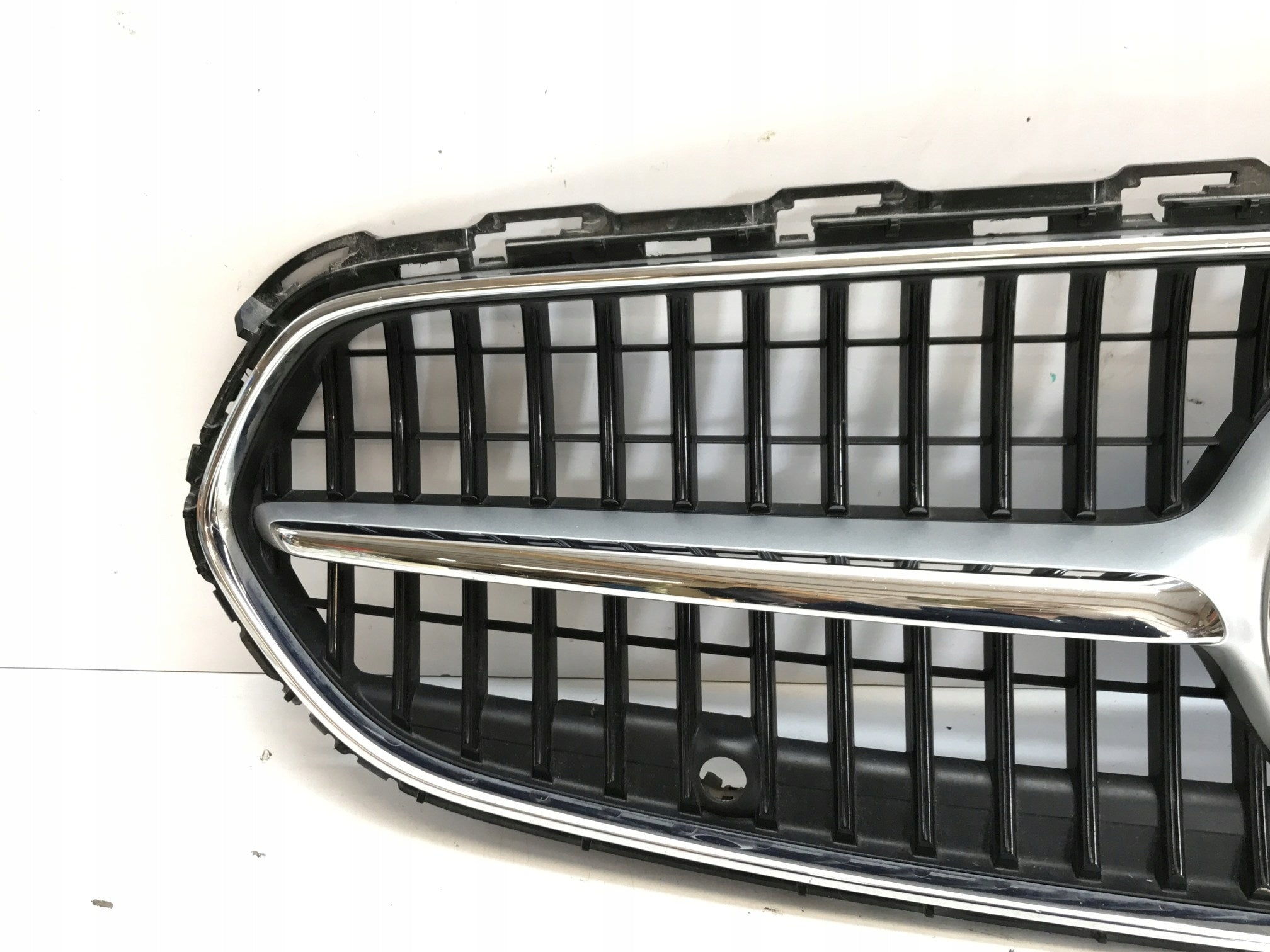 Kühlergrill Mercedes W206 A206 FRONTGRILL A2068883800 Kühlergitter