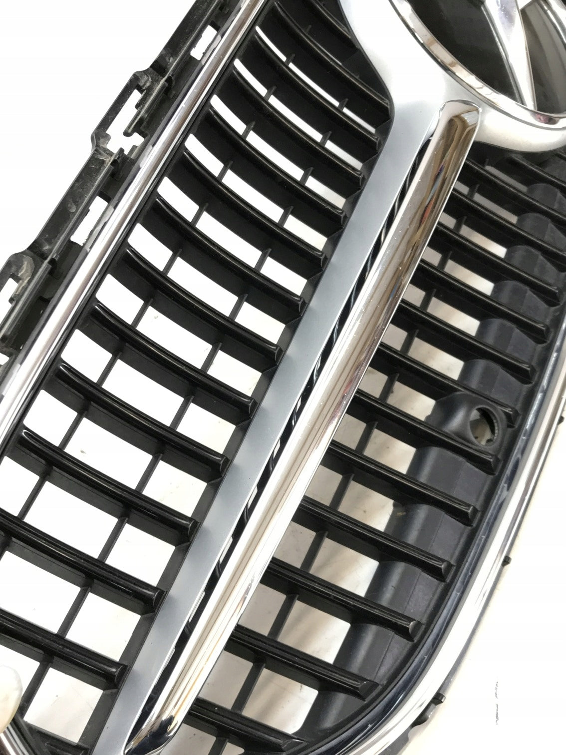 Kühlergrill Mercedes W206 A206 FRONTGRILL A2068883800 Kühlergitter