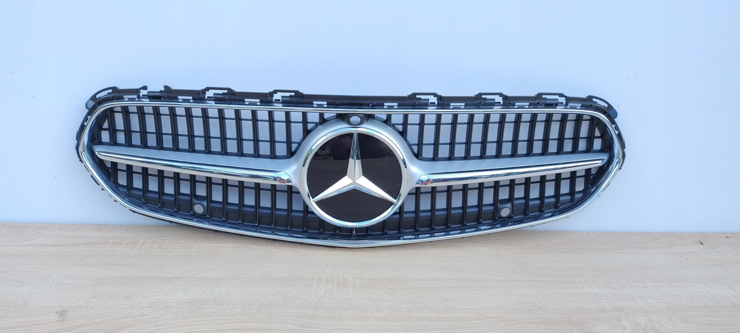 Kühlergrill Mercedes W206 FRONTGRILL A2068883900 Kühlergitter