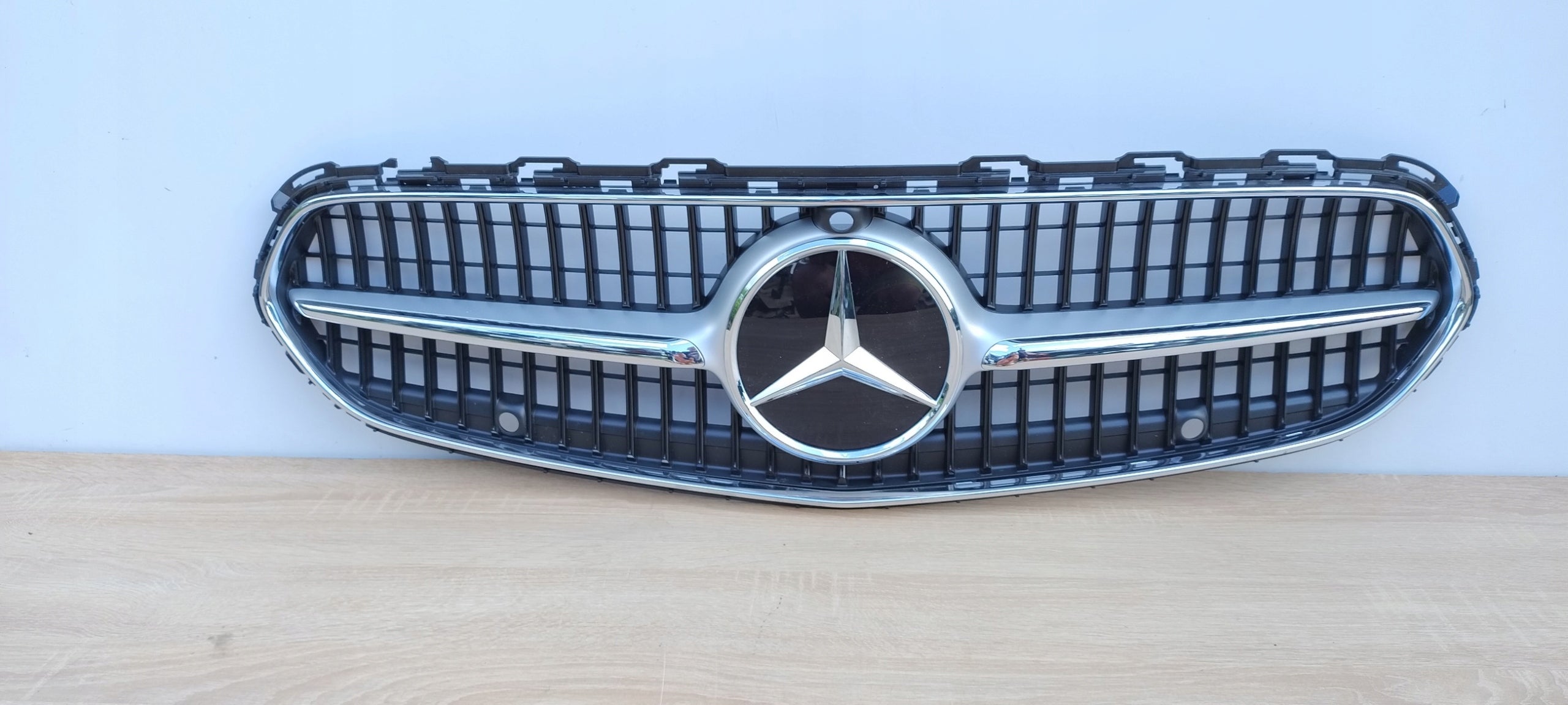 Kühlergrill Mercedes W206 FRONTGRILL A2068883900 Kühlergitter