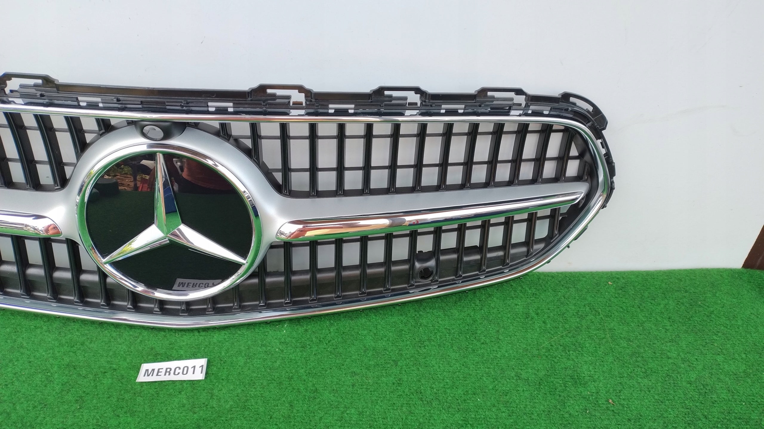 Kühlergrill Mercedes W206 FRONTGRILL A2068883900 Kühlergitter