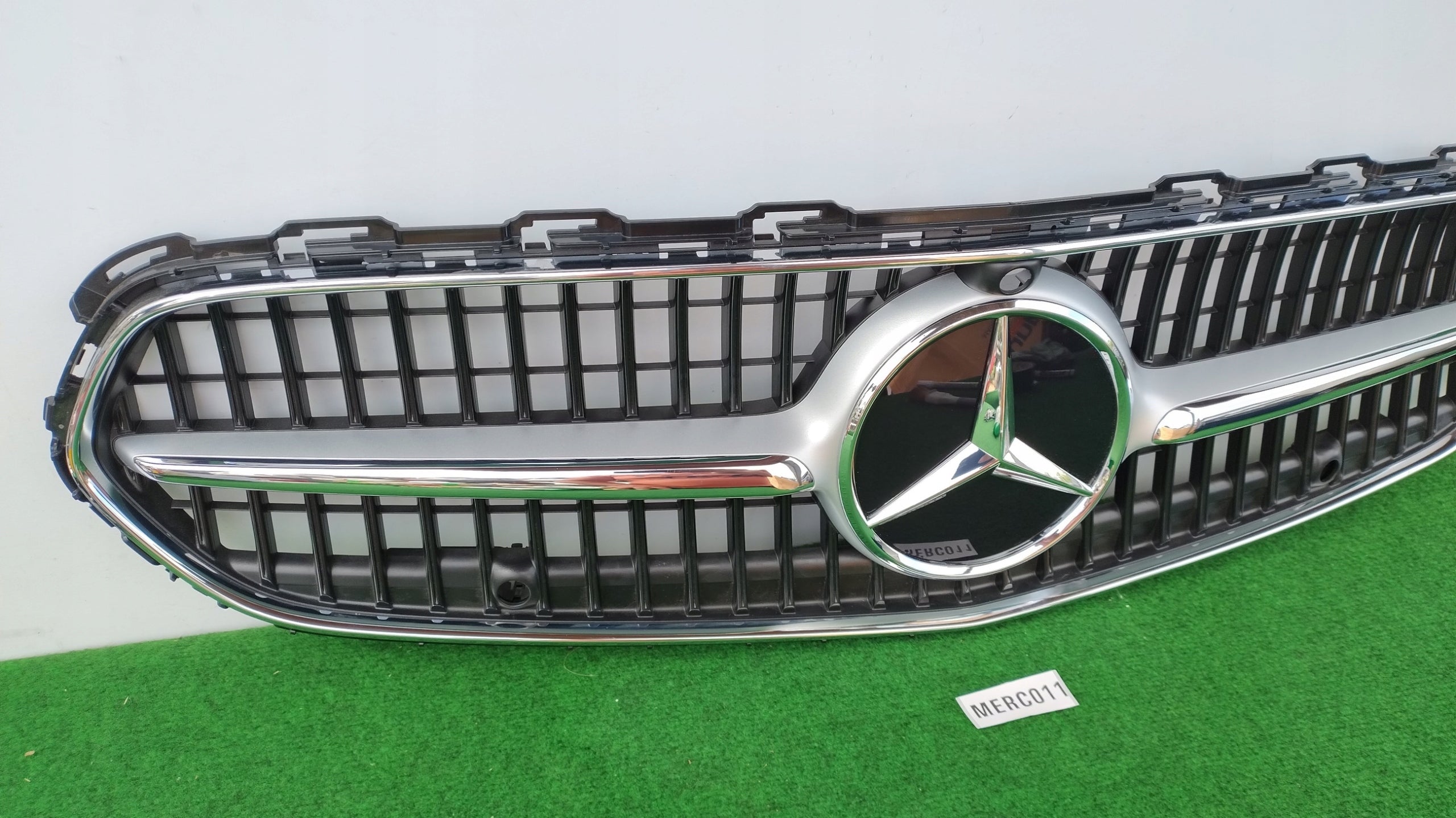 Kühlergrill Mercedes W206 FRONTGRILL A2068883900 Kühlergitter