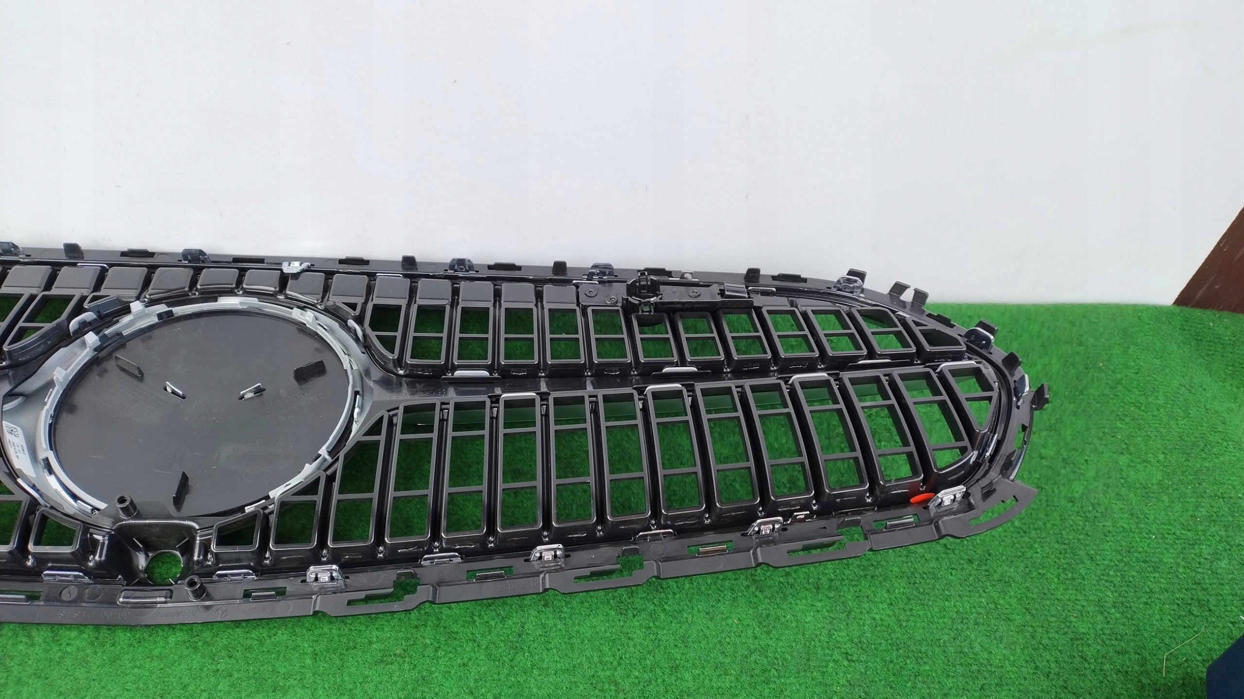 Kühlergrill Mercedes W206 FRONTGRILL A2068883900 Kühlergitter