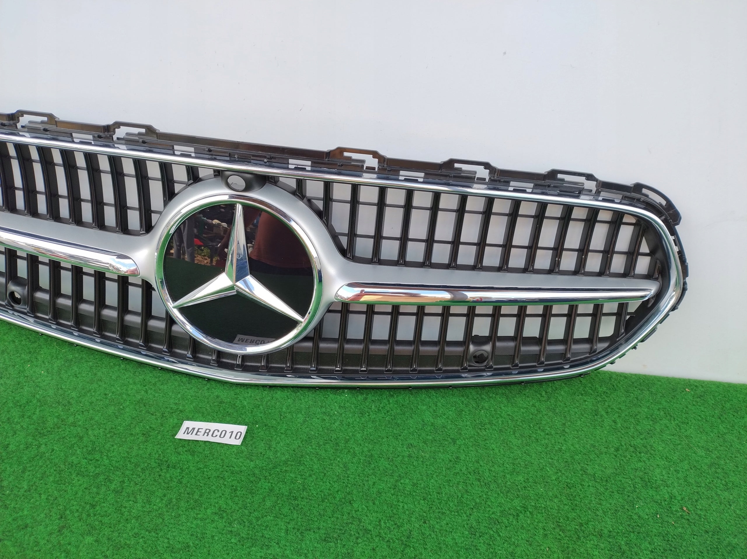 Kühlergrill Mercedes W206 FRONTGRILL A2068883900 Kühlergitter